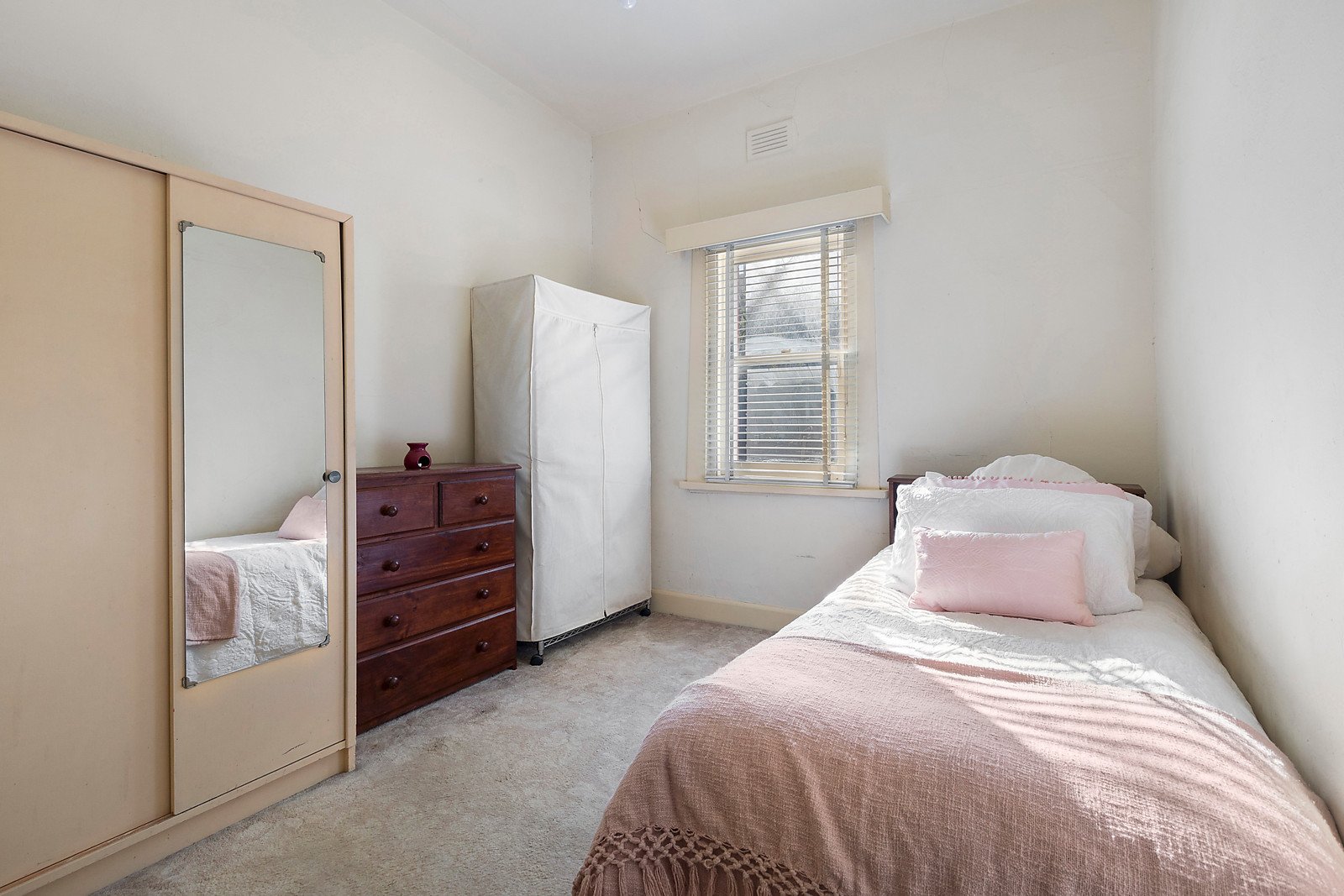 Property Gallery Thumbnail 7