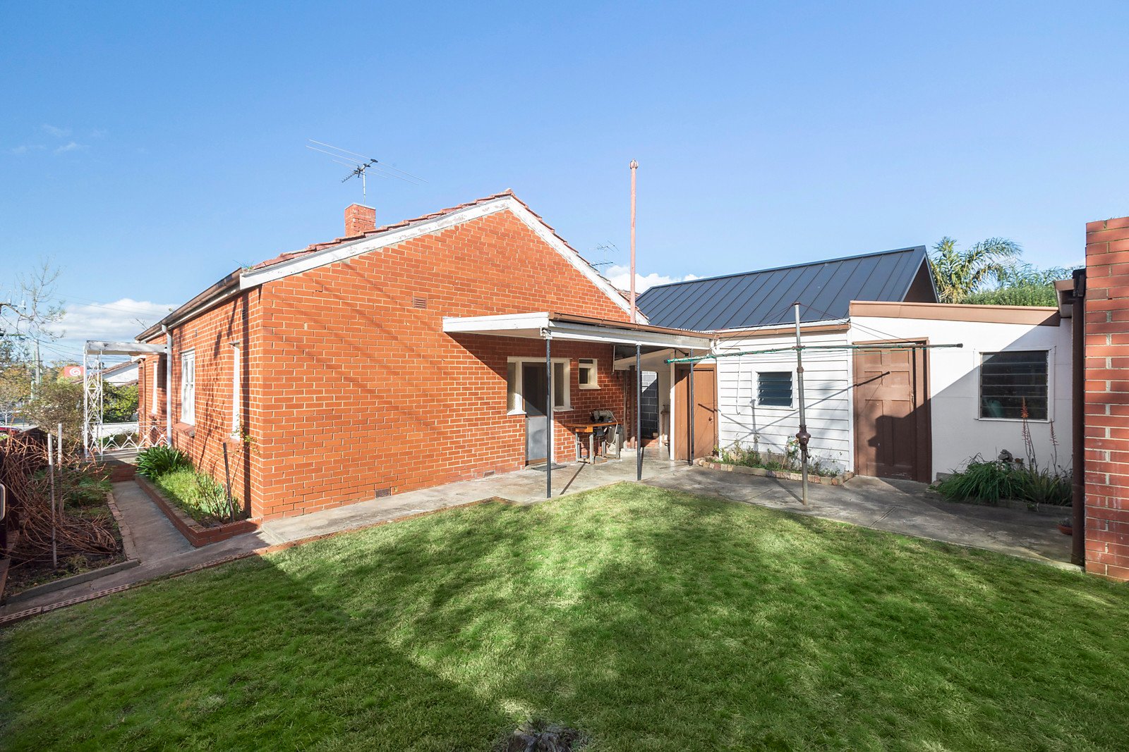 Property Gallery Thumbnail 9