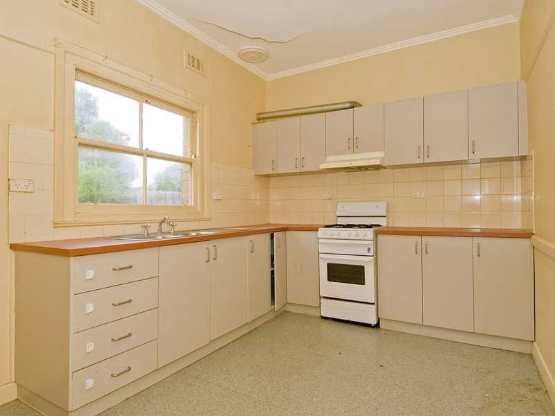 23 Churchill Avenue, Newtown image 2