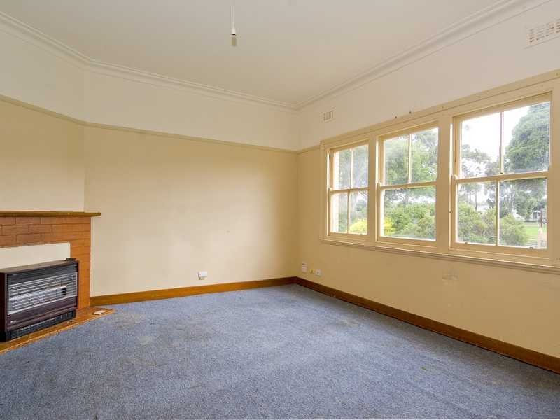 23 Churchill Avenue, Newtown image 3