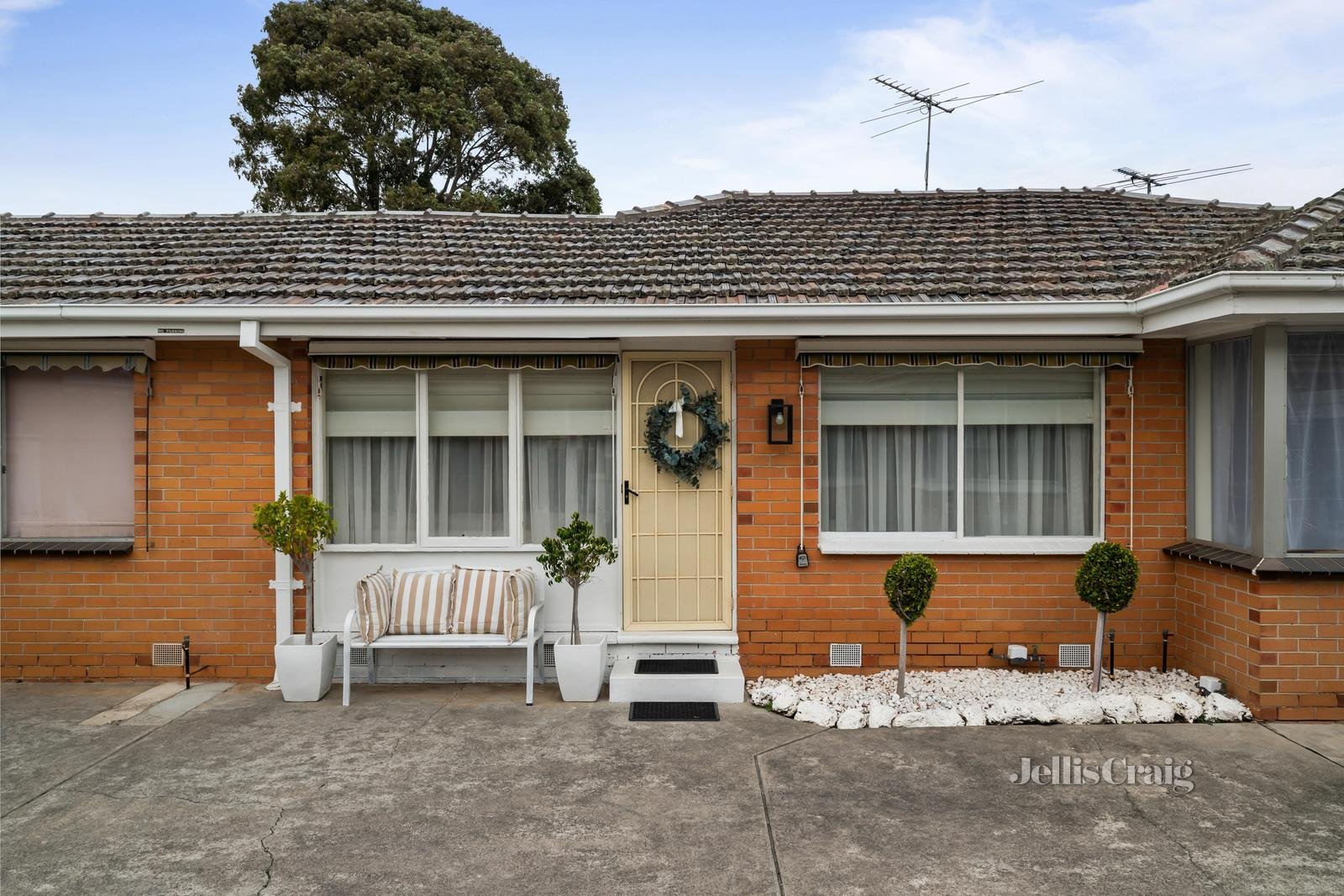 2/3 Coles Court, Beaumaris image 1