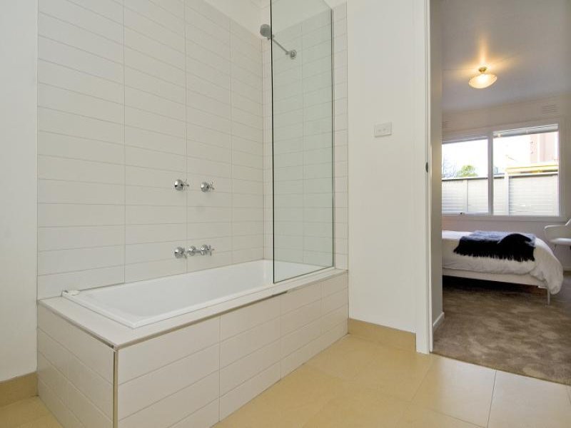 2/3 Colville Court, Herne Hill image 5