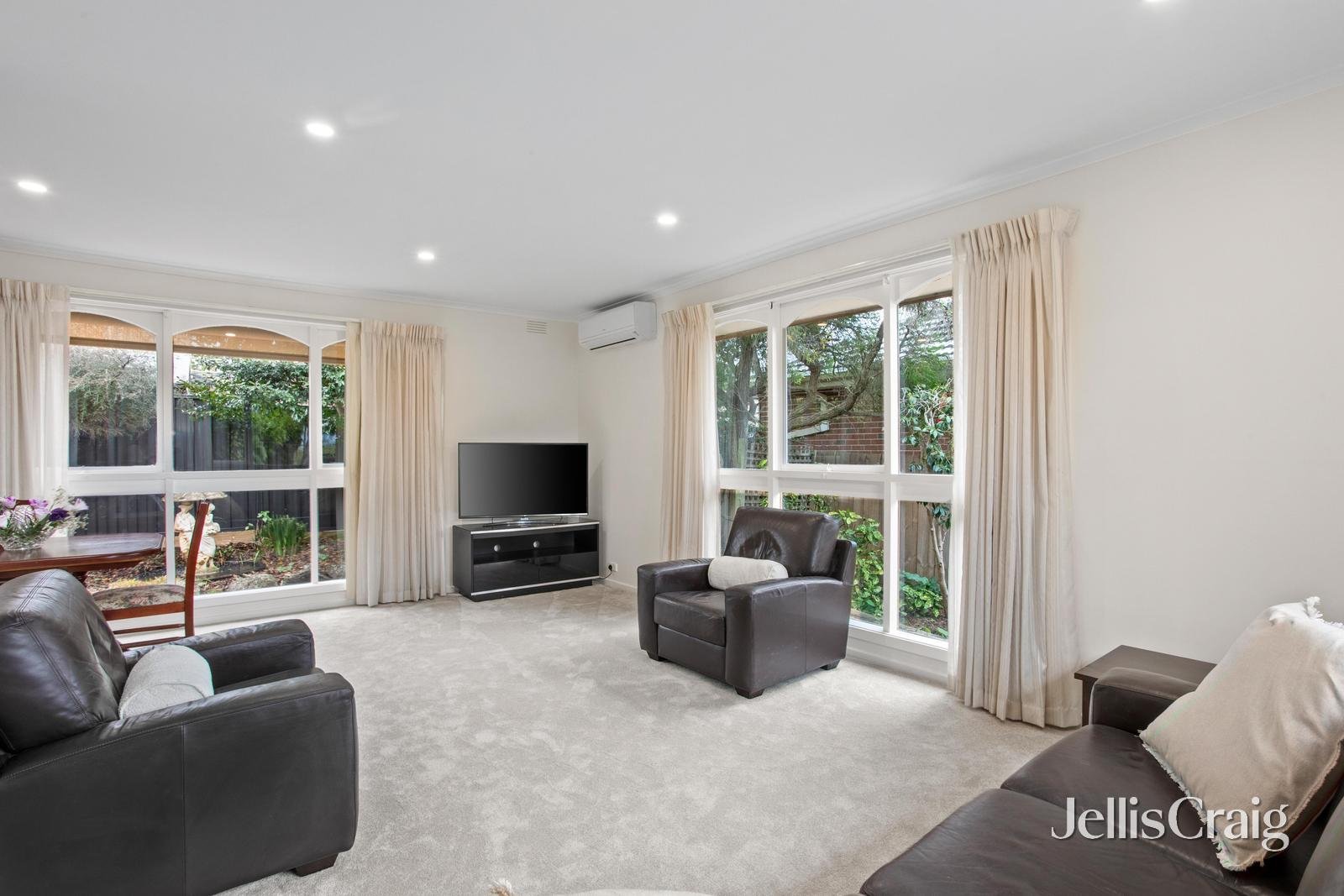2/3 Compton Street, Glen Waverley image 3