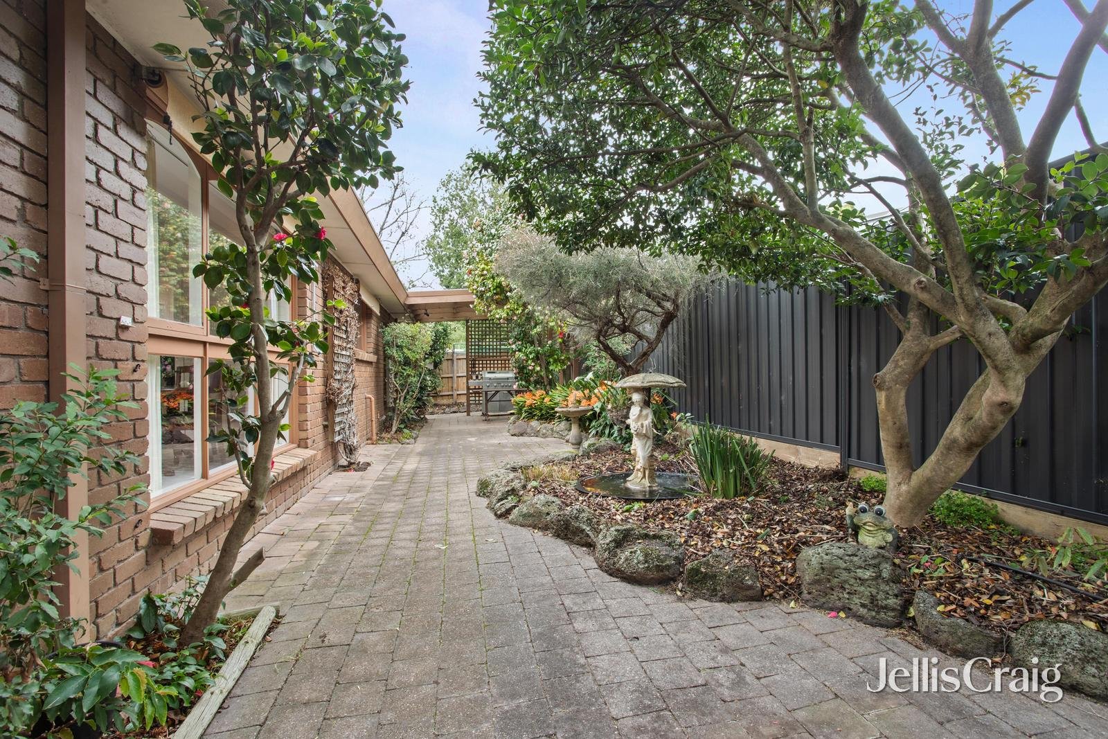 2/3 Compton Street, Glen Waverley image 7
