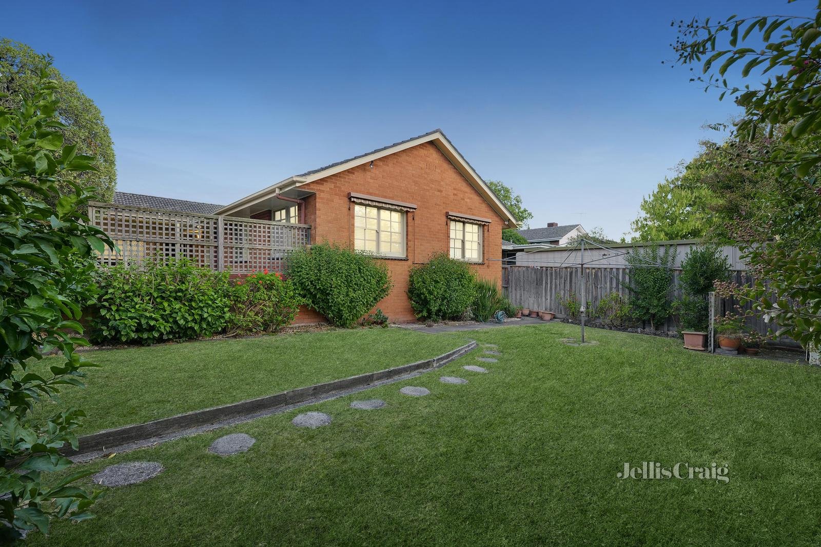 23 Dallas Street, Mount Waverley image 12