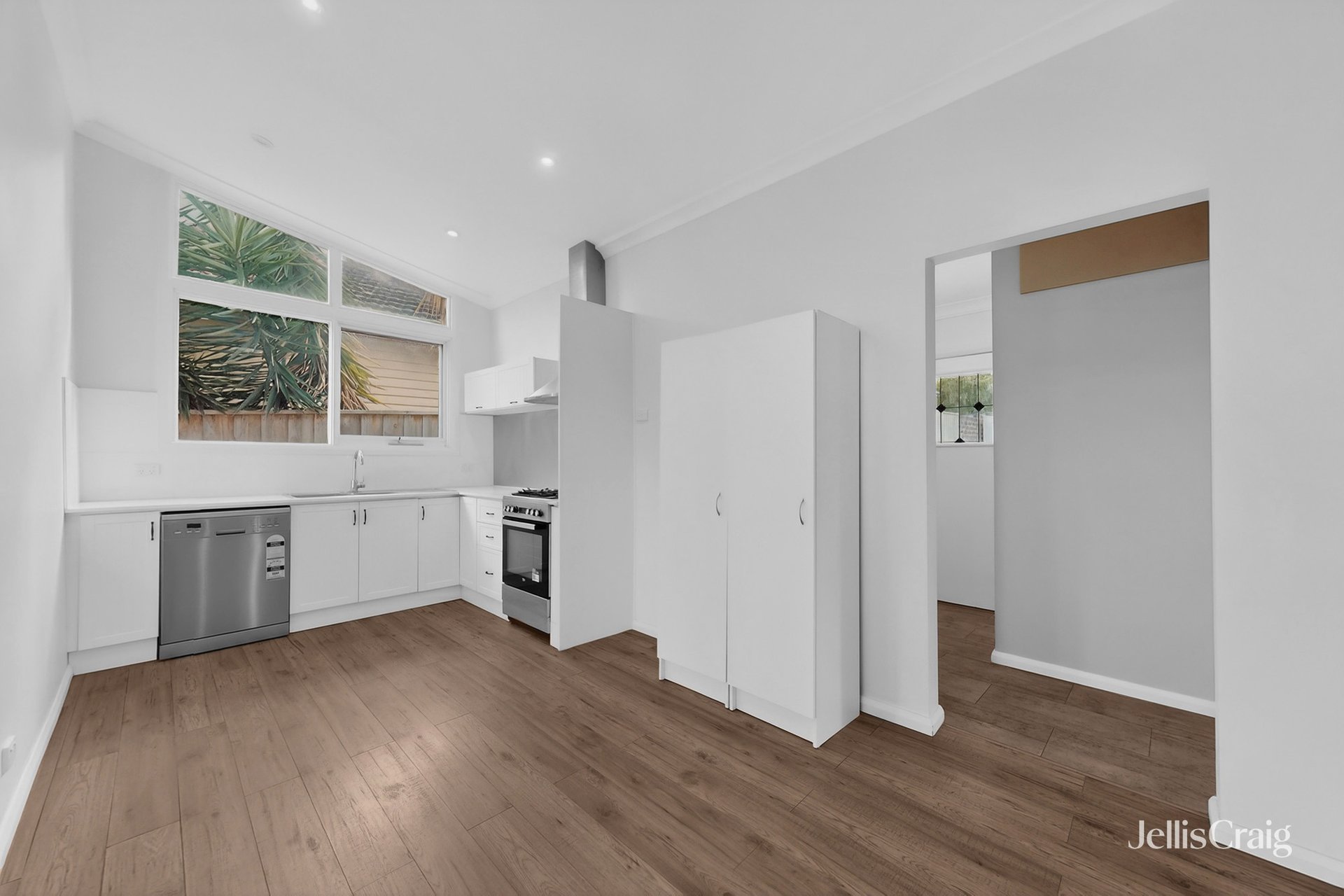 23 Deakin Street, Mitcham image 2