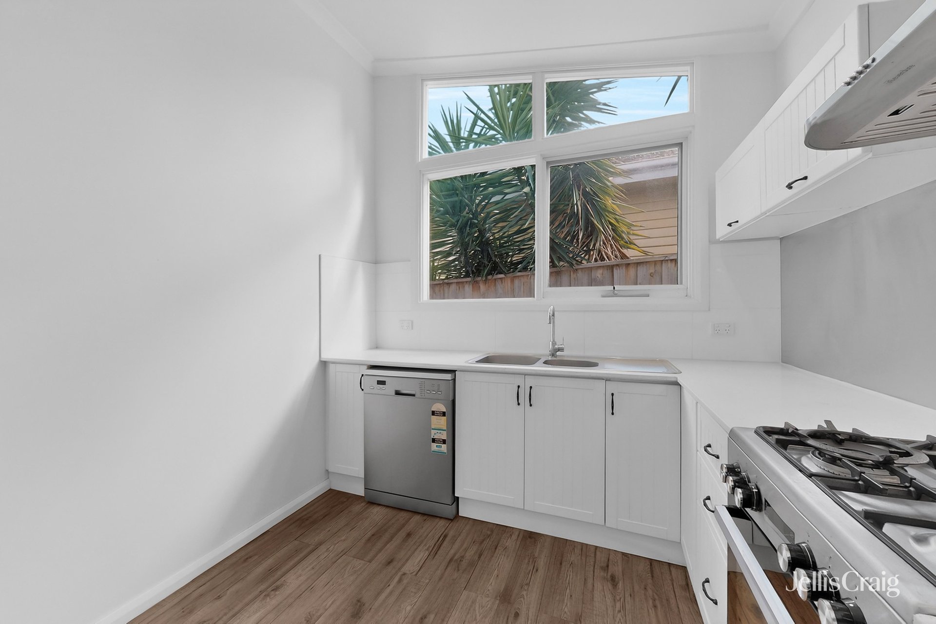 23 Deakin Street, Mitcham image 3