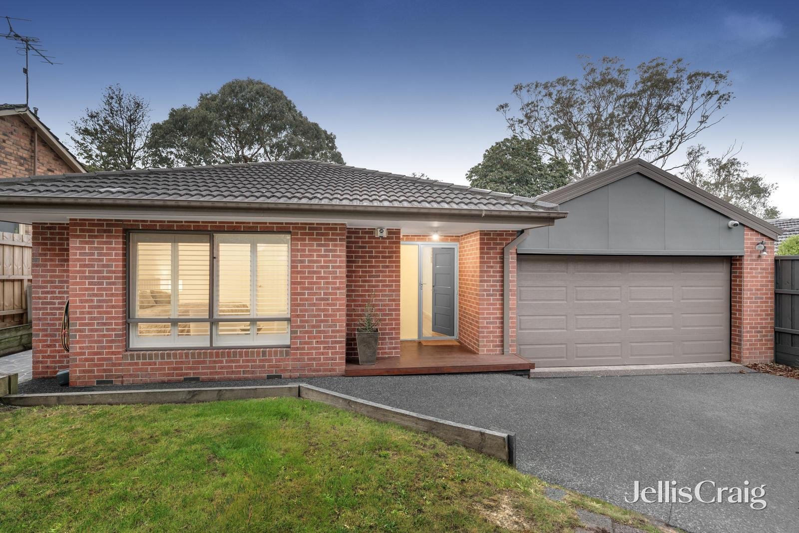 23 Dickens Street, Blackburn image 1