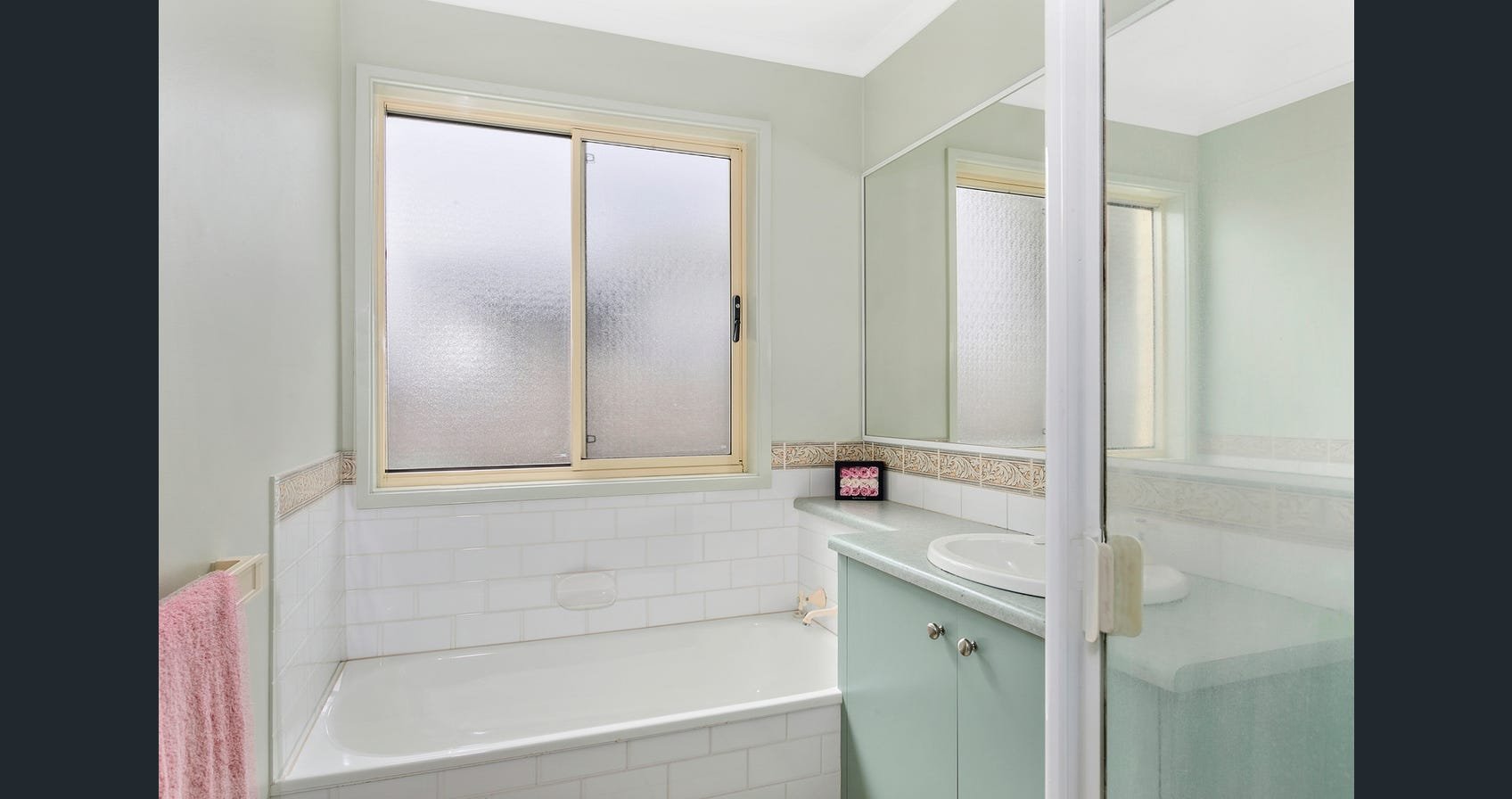 Property Gallery Thumbnail 9