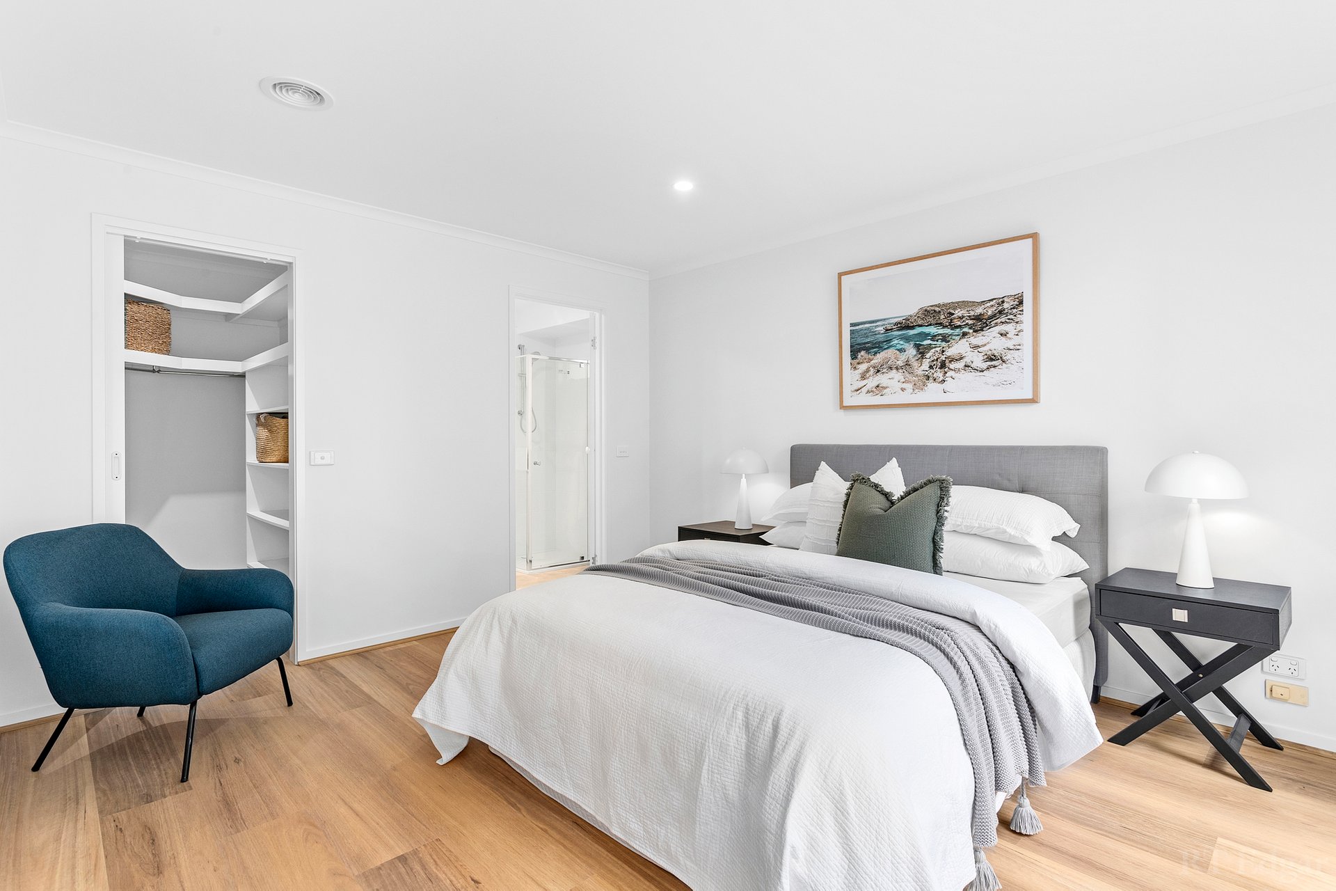 Property Gallery Thumbnail 3
