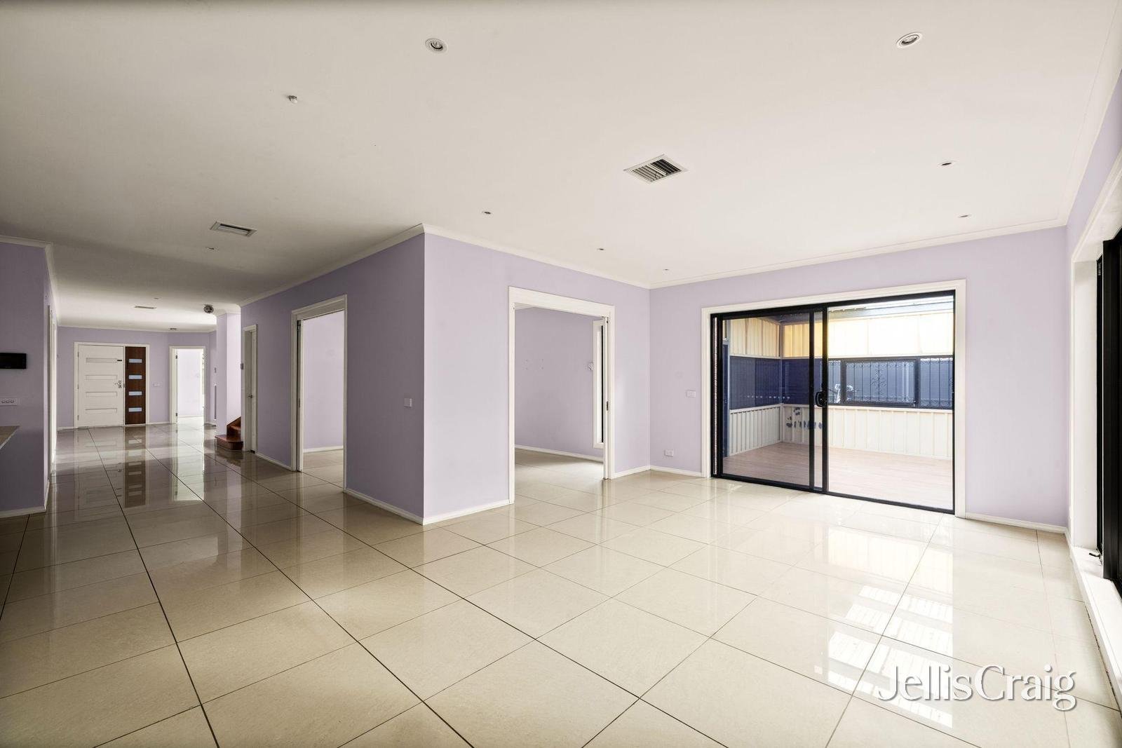 23 Dunbarrim Avenue, Cairnlea image 2
