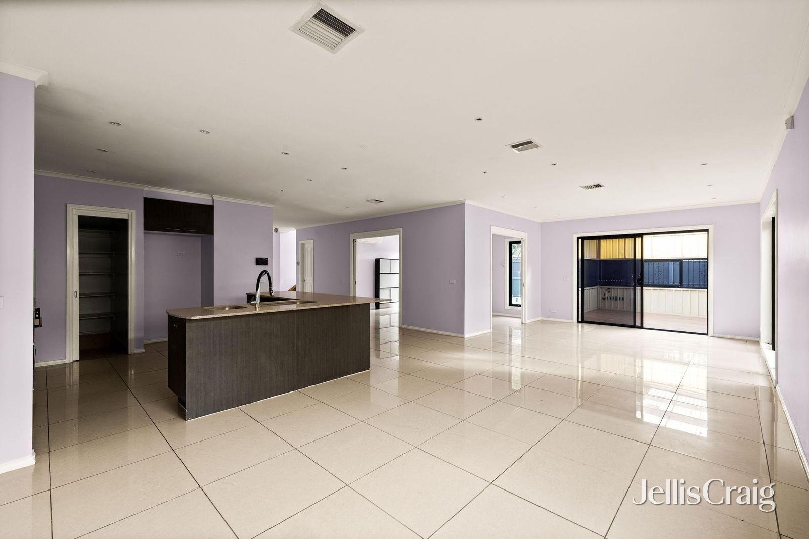 23 Dunbarrim Avenue, Cairnlea image 4