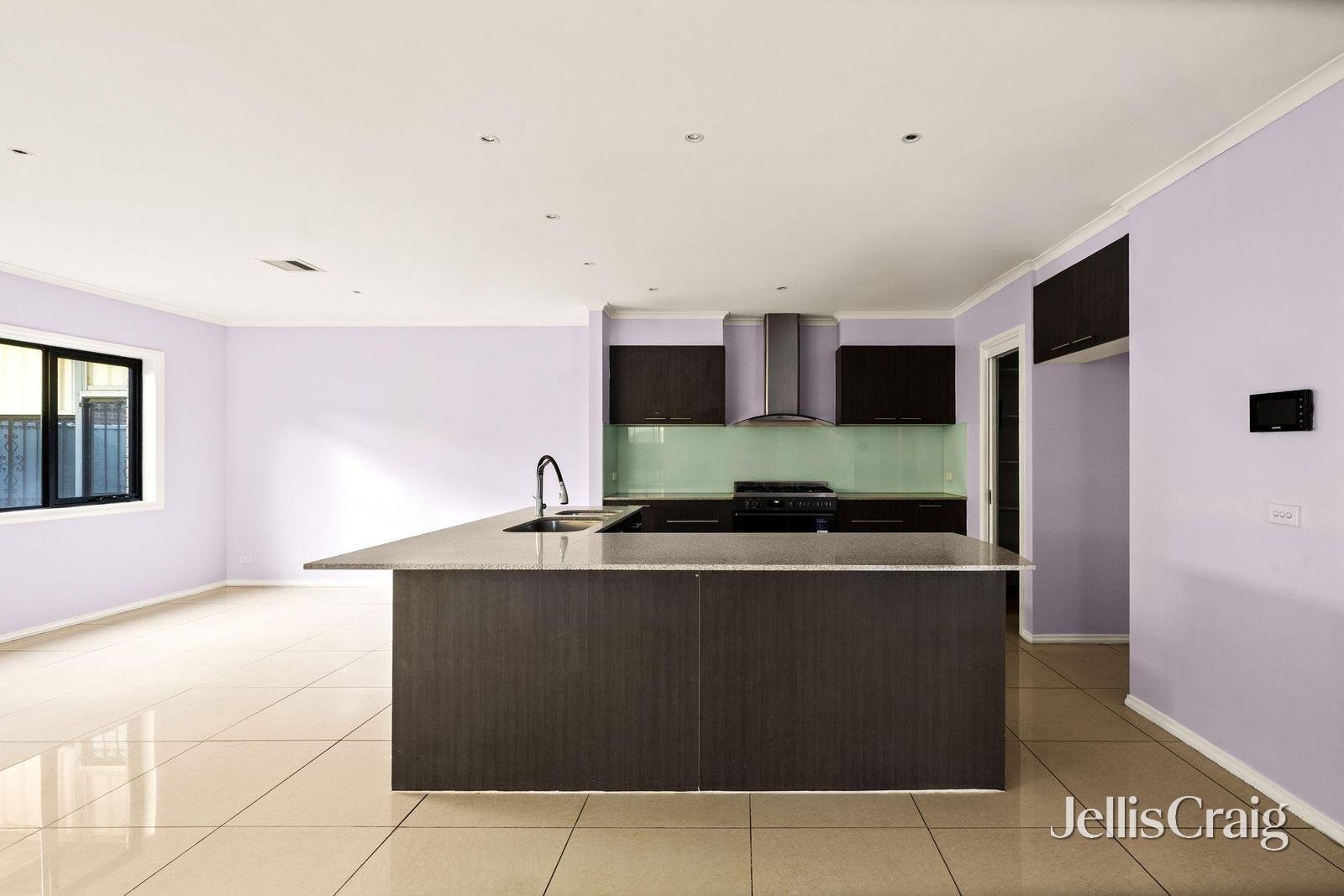23 Dunbarrim Avenue, Cairnlea image 6