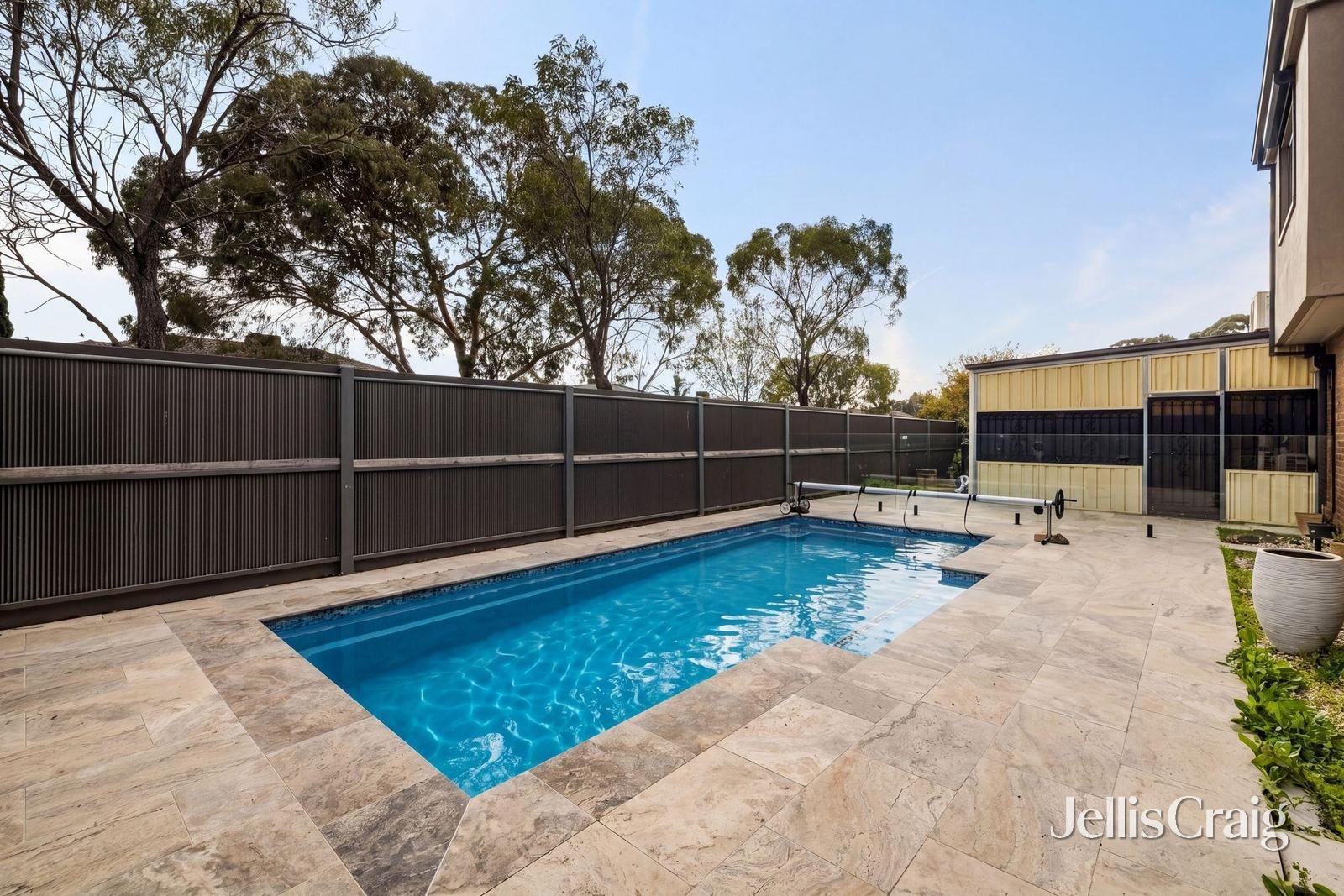 23 Dunbarrim Avenue, Cairnlea image 7