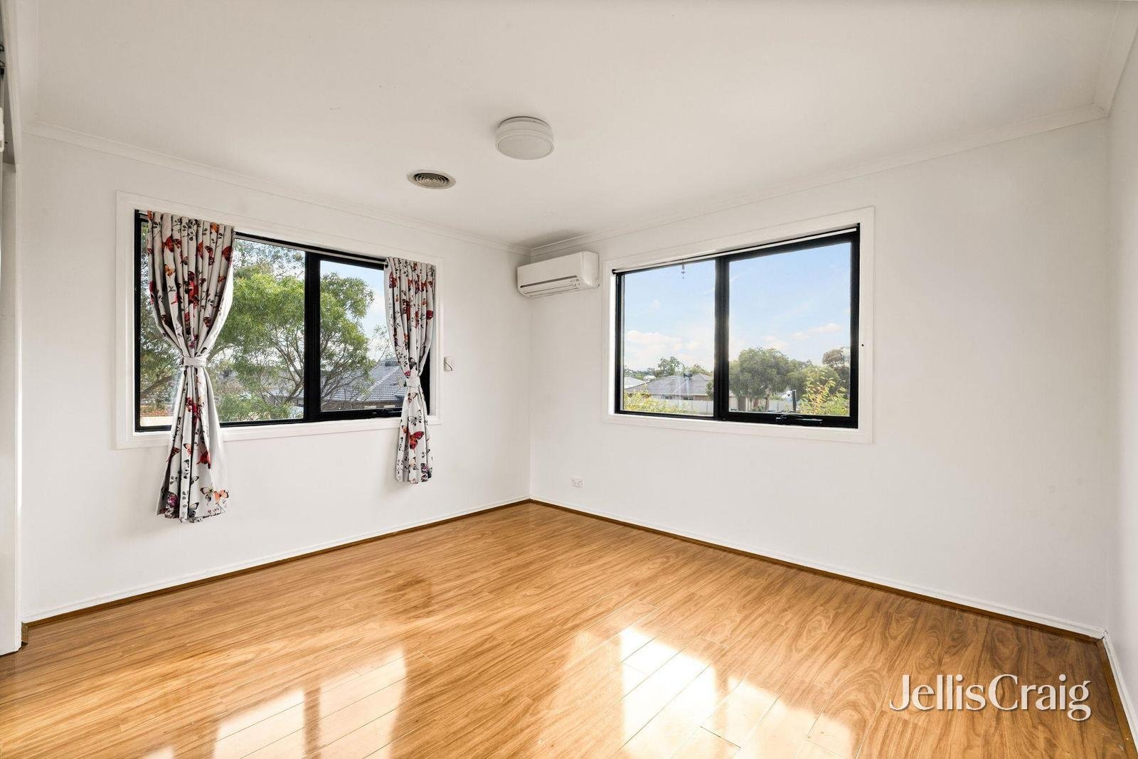 23 Dunbarrim Avenue, Cairnlea image 16