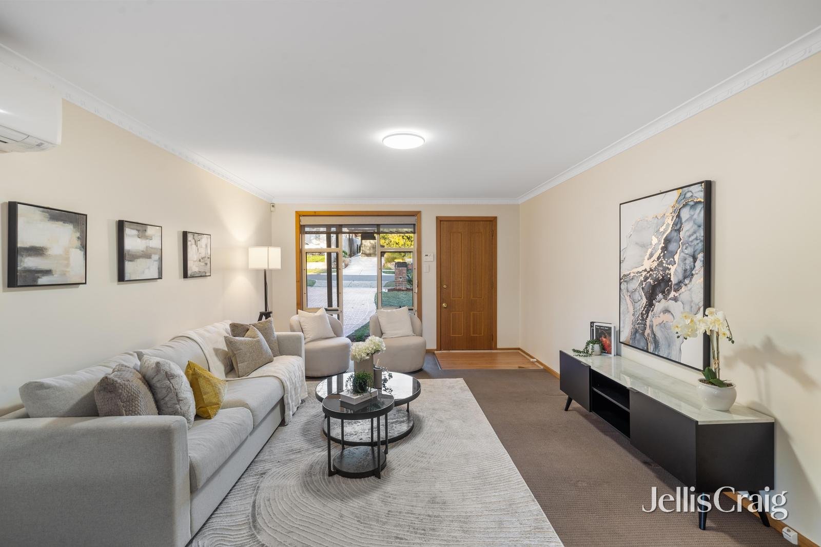 23 Dunscombe Avenue, Glen Waverley image 2