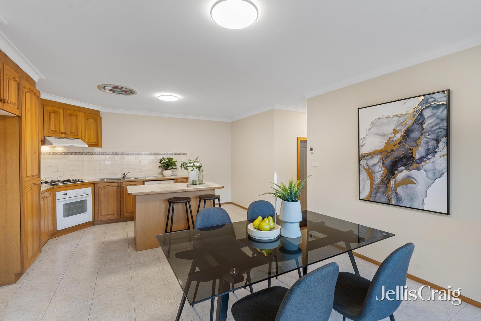 23 Dunscombe Avenue, Glen Waverley image 5