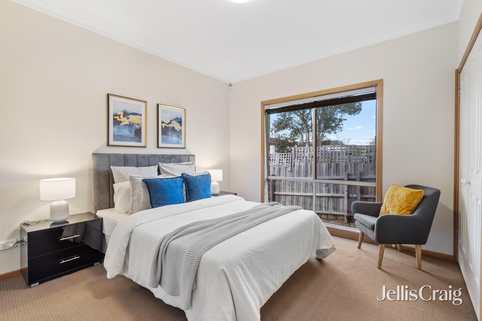 23 Dunscombe Avenue, Glen Waverley image 6