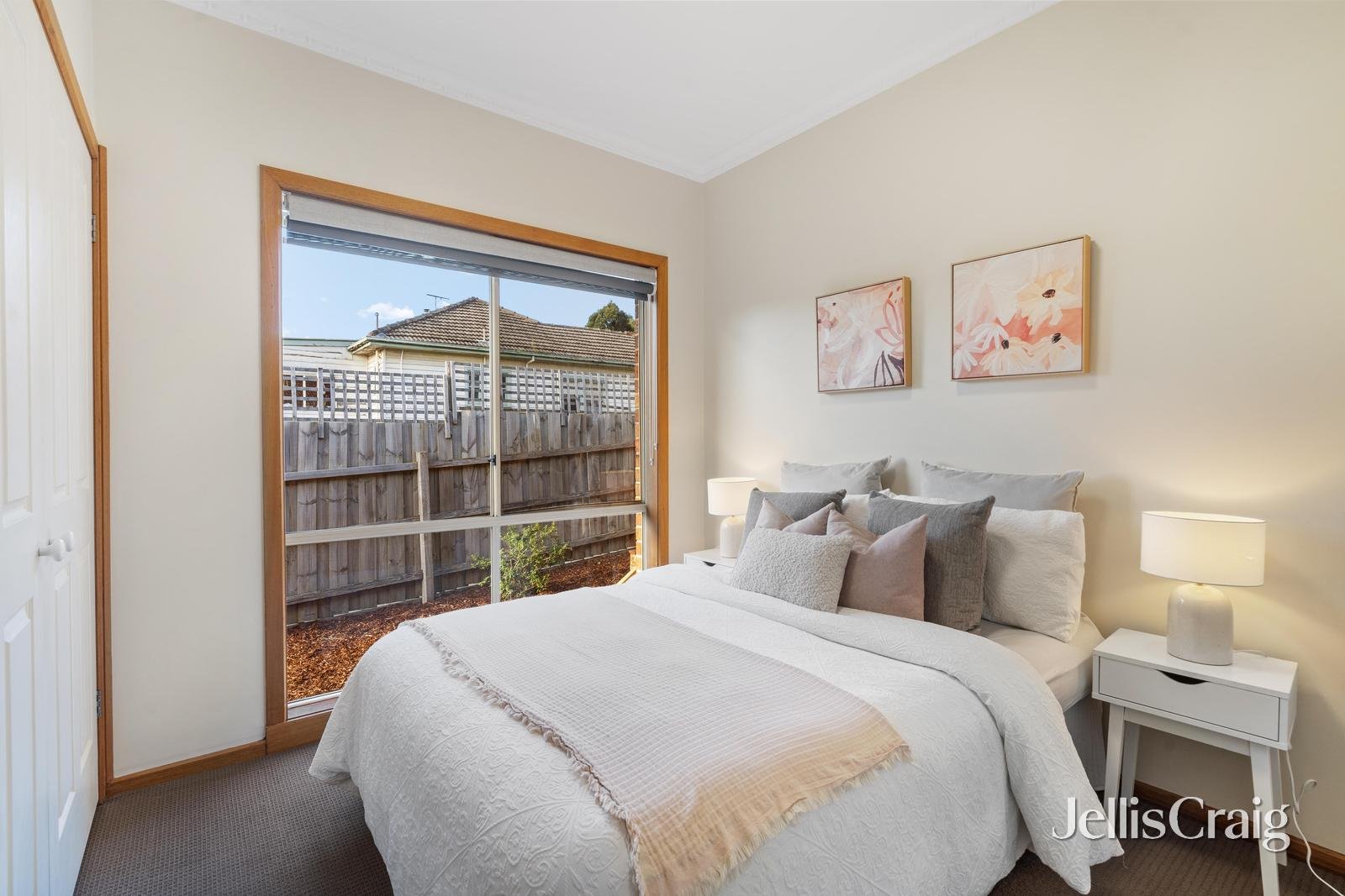 23 Dunscombe Avenue, Glen Waverley image 8