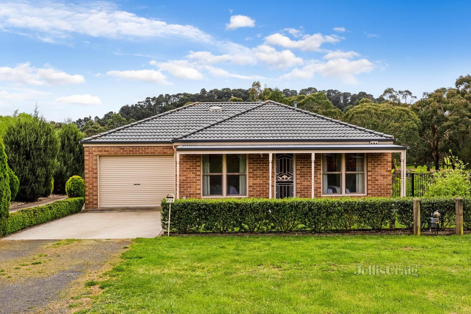 2/3 Earnshaw Street, Woodend image 14