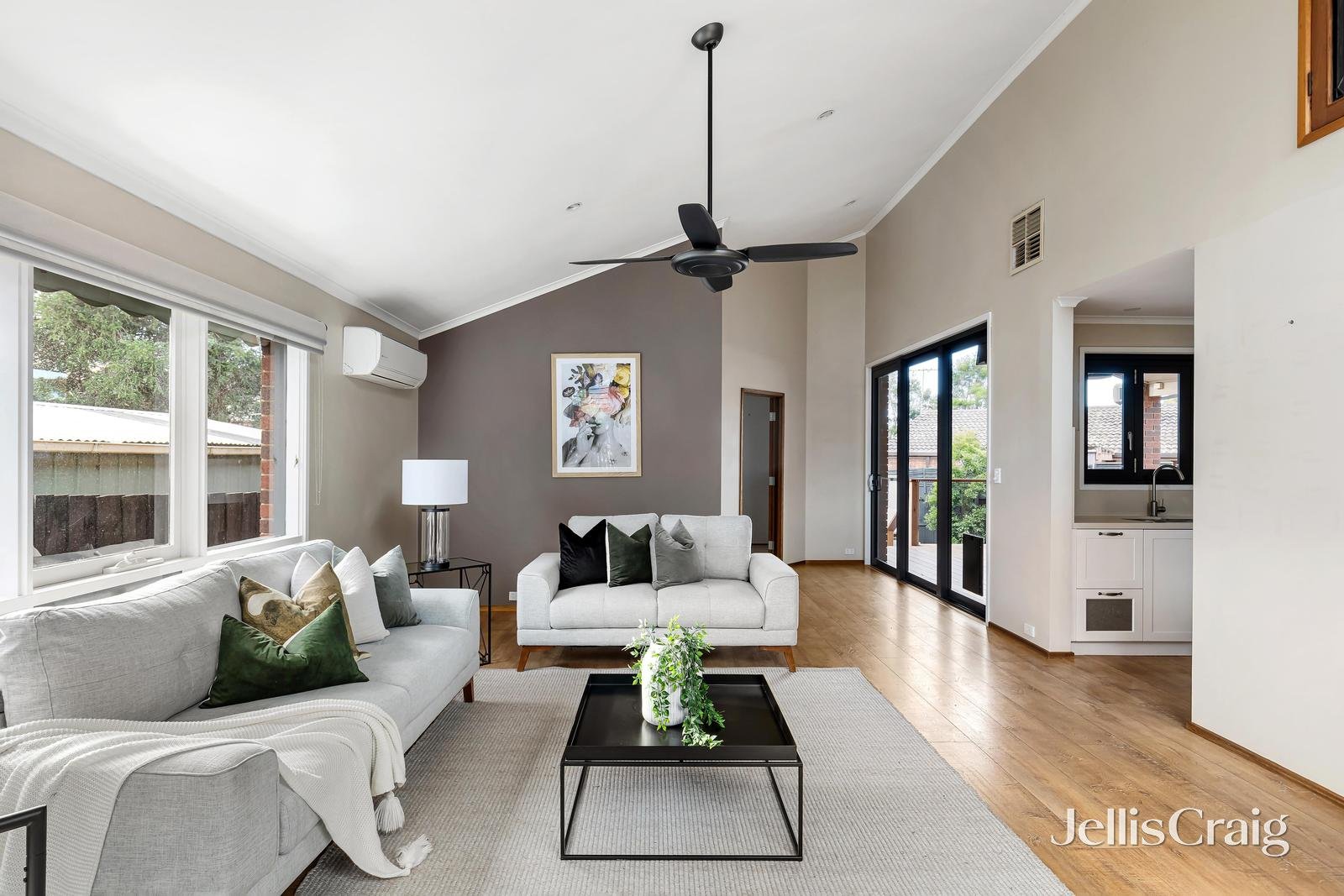 23 Eastgate Drive, Greensborough image 2