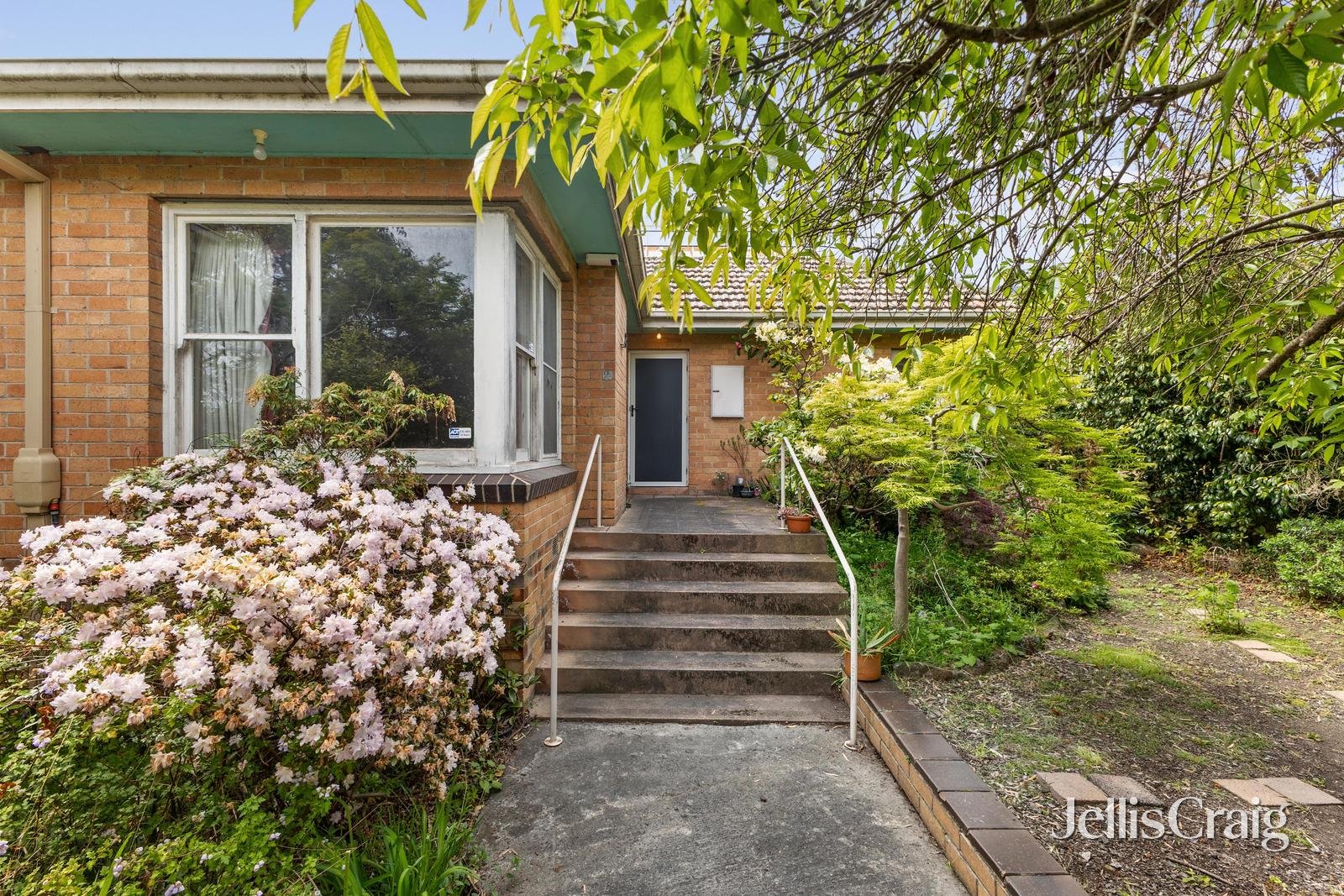 23 Edith Street, Glen Waverley image 2