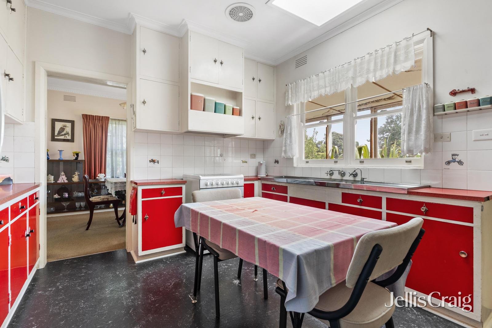 23 Edith Street, Glen Waverley image 6