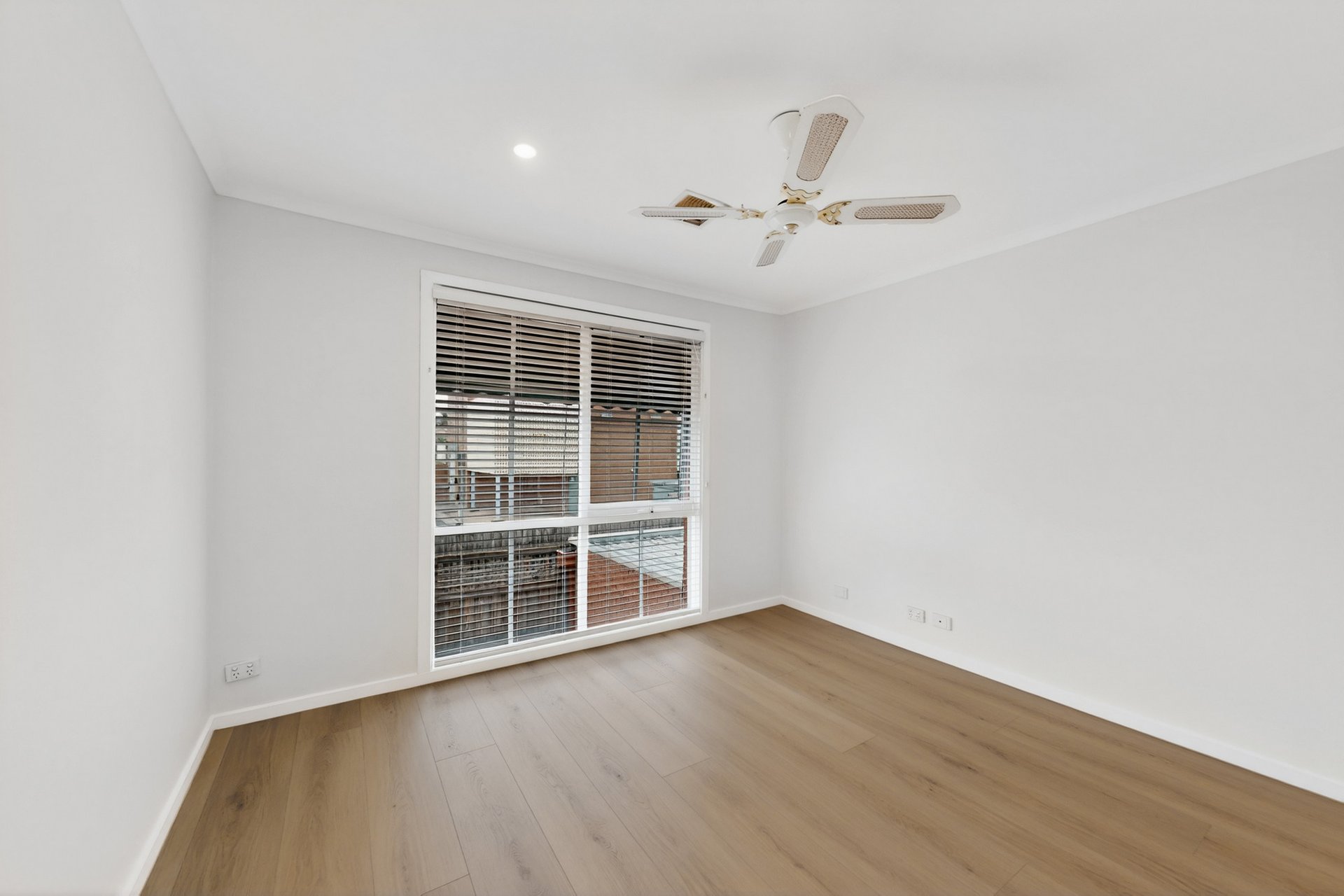 2/3 Exhibition Street, Mckinnon image 8