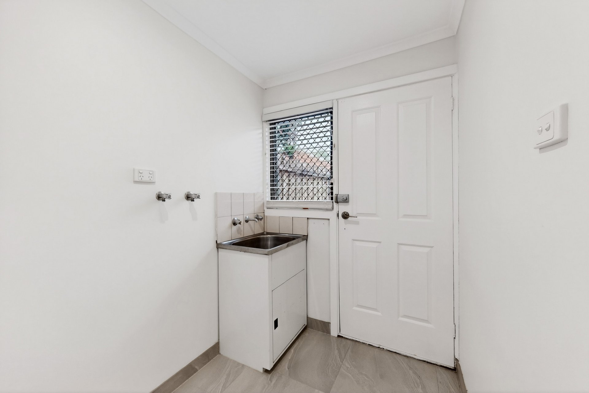 2/3 Exhibition Street, Mckinnon image 10