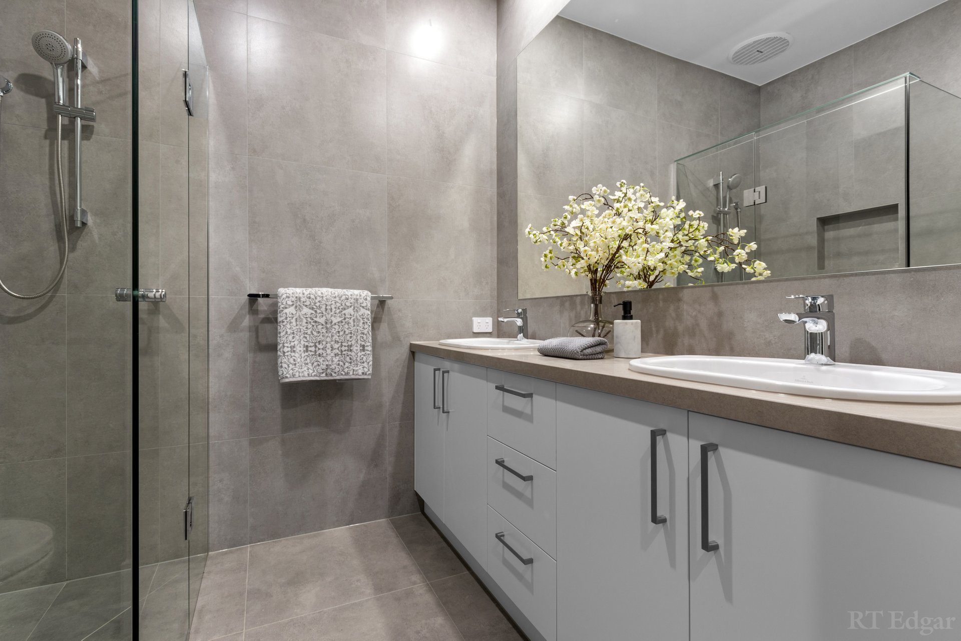 Property Gallery Thumbnail 9