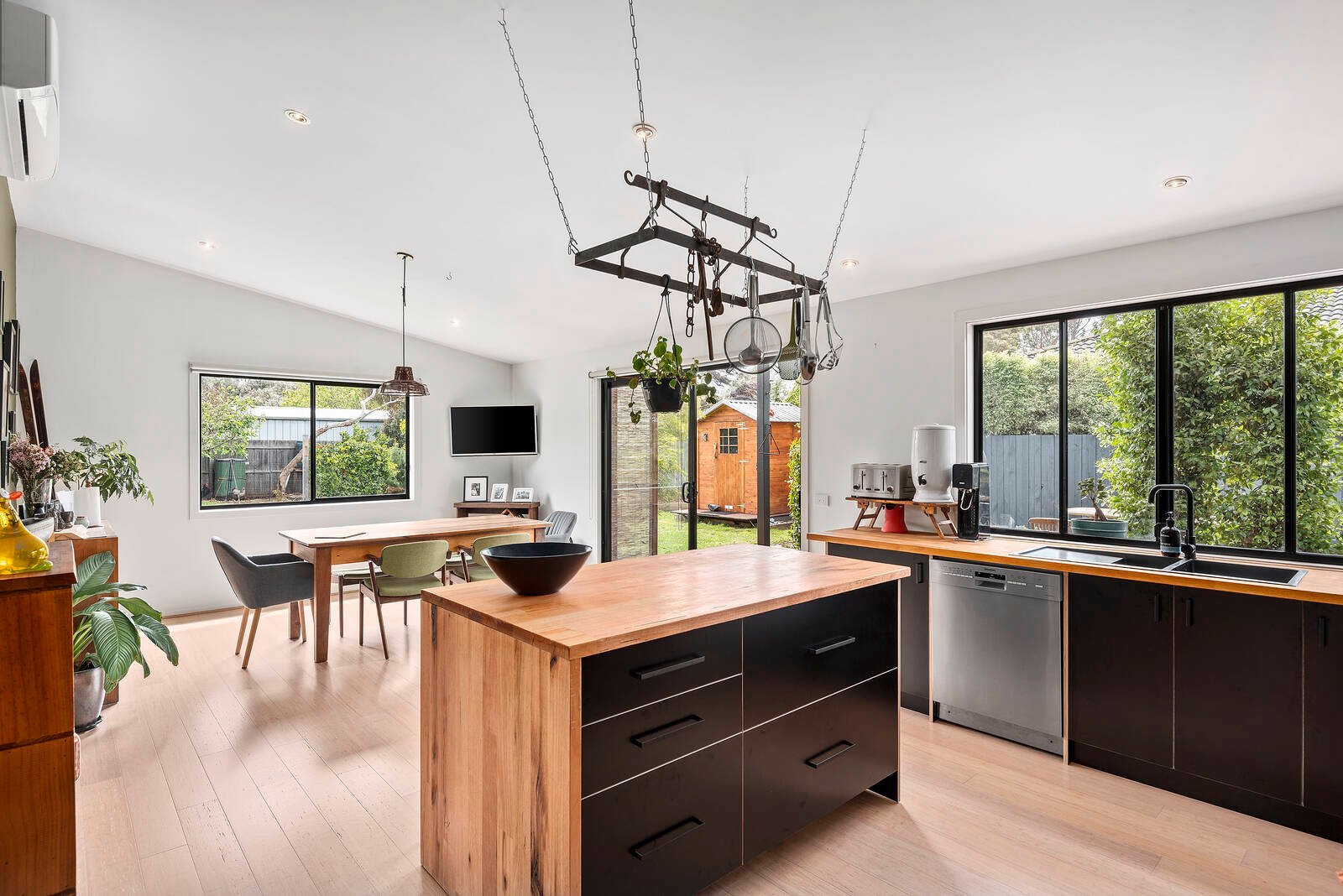 Property Gallery Thumbnail 6