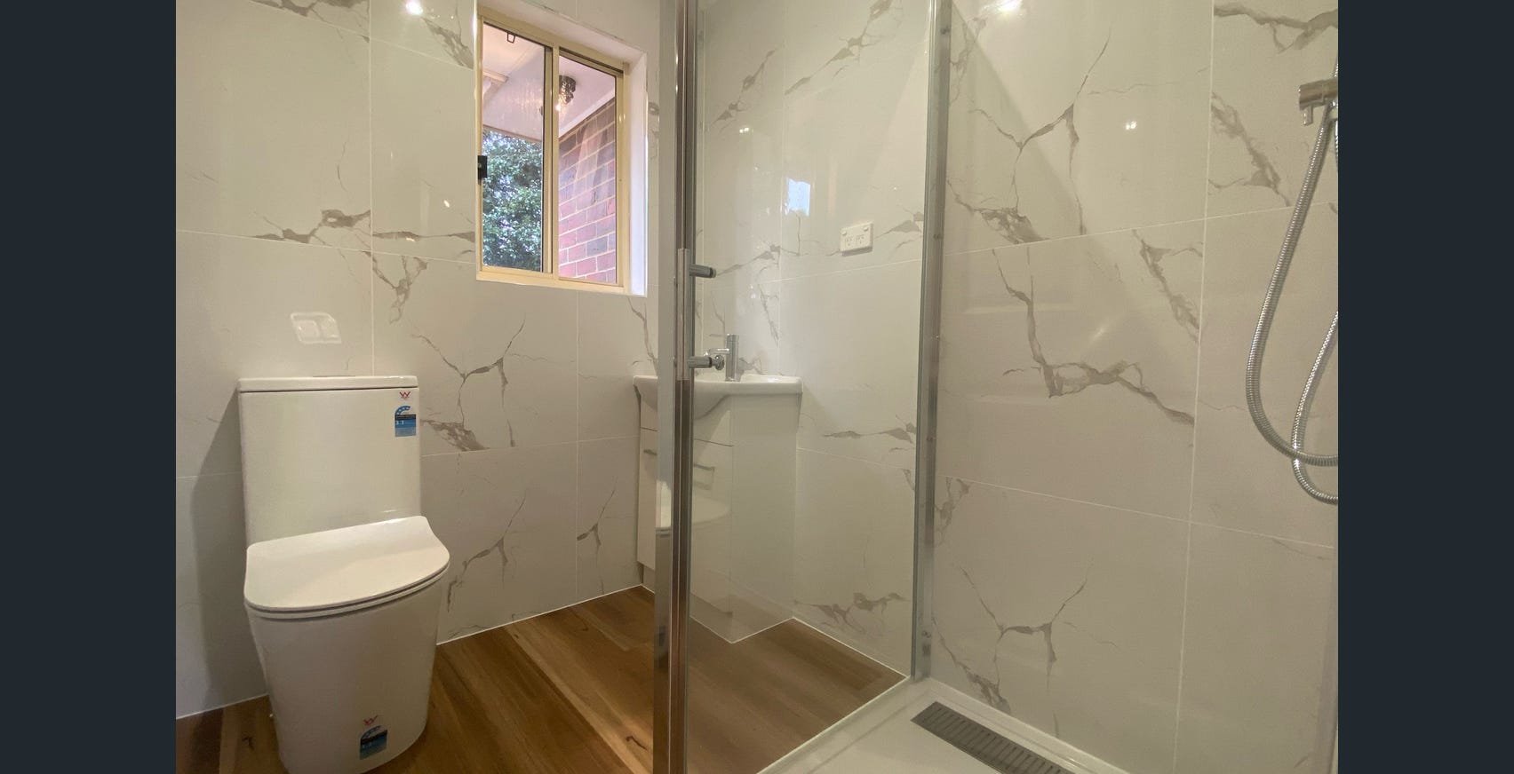 2/3 Glen Road, Glen Waverley image 6