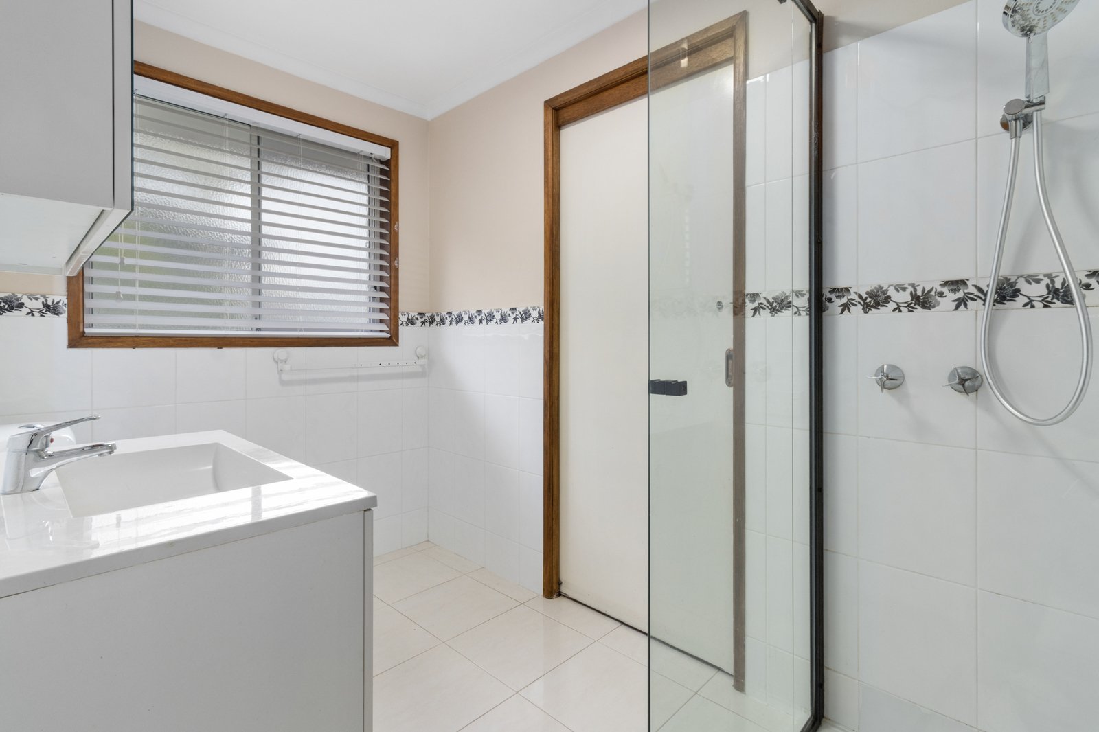 Property Gallery Thumbnail 6