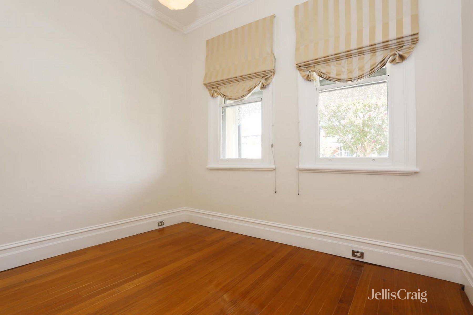 23 Gordon Grove, Northcote image 2