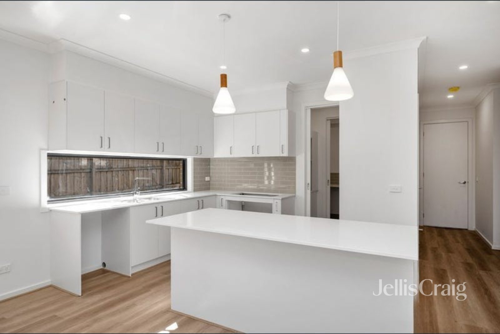 2/3 Greenhill Road, Greensborough image 2