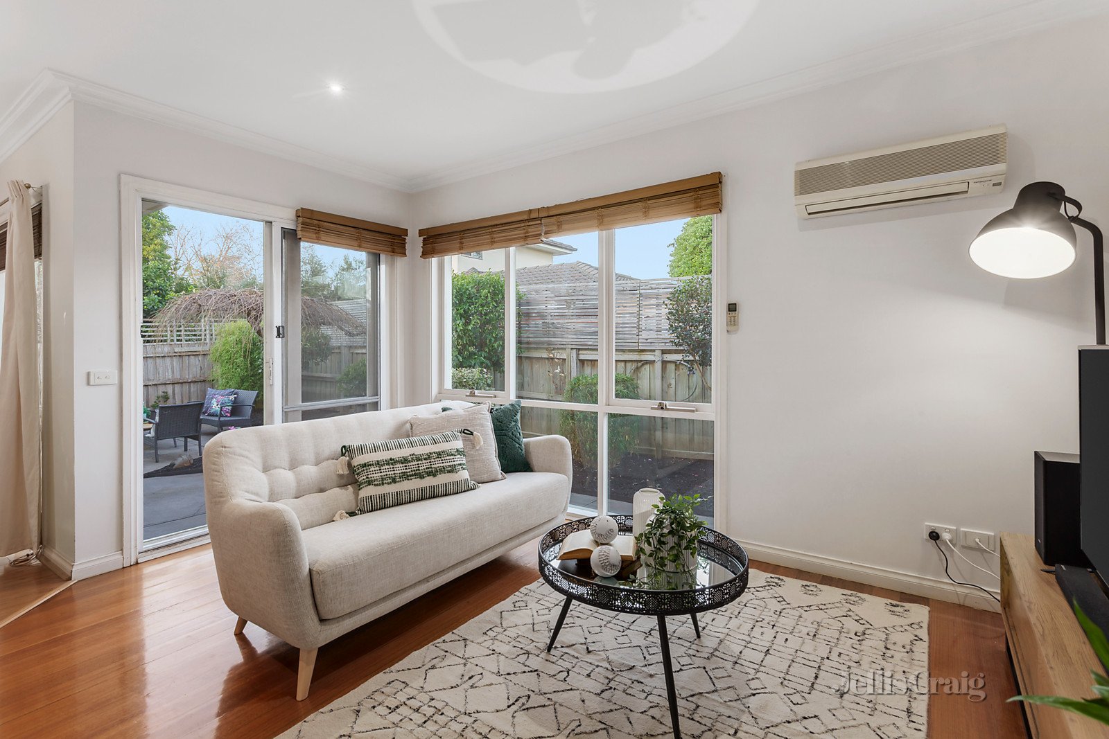 2/3 Gross Court, Mount Waverley image 6