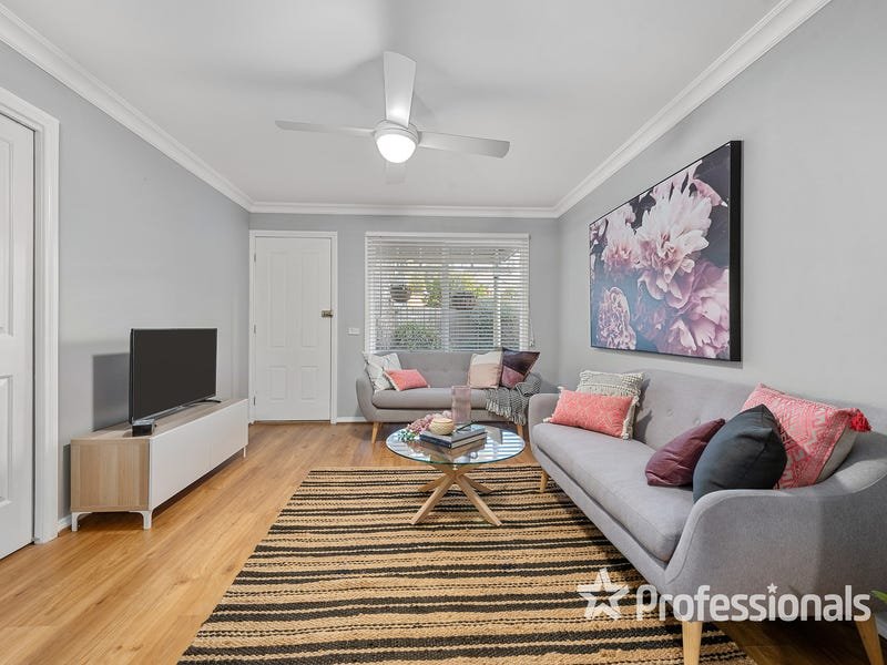 2/3 Halls Parade, Mitcham image 4