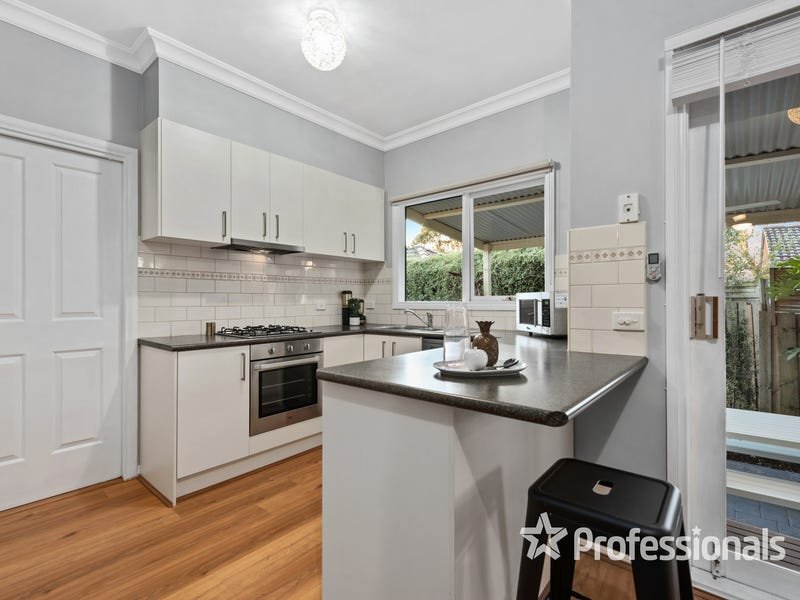 2/3 Halls Parade, Mitcham image 7