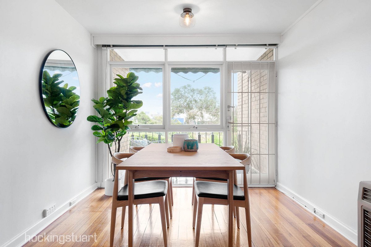 2/3 Harrison Crescent, Hawthorn image 2