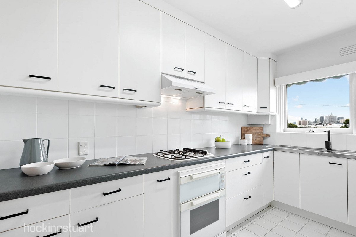 2/3 Harrison Crescent, Hawthorn image 3