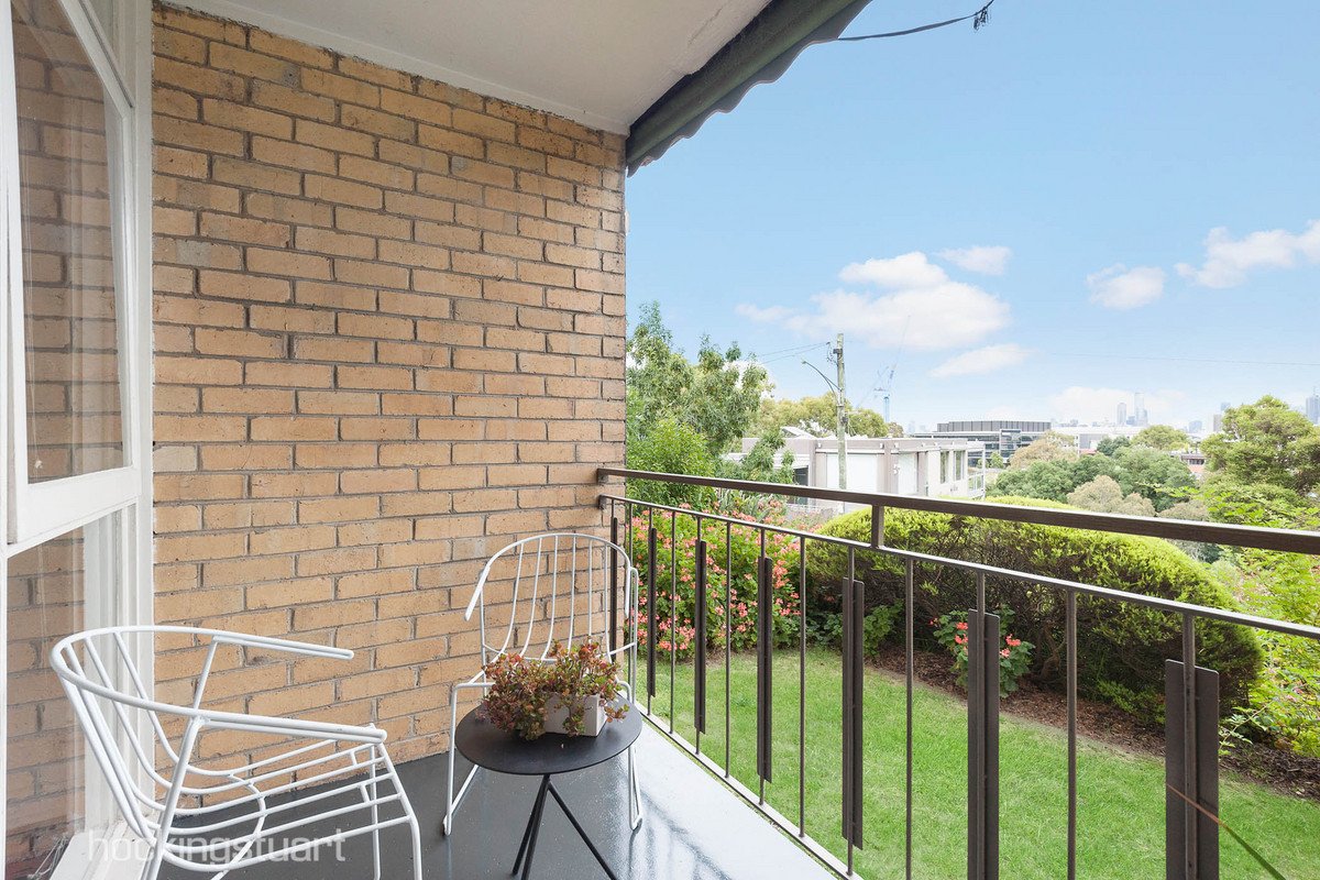 2/3 Harrison Crescent, Hawthorn image 7