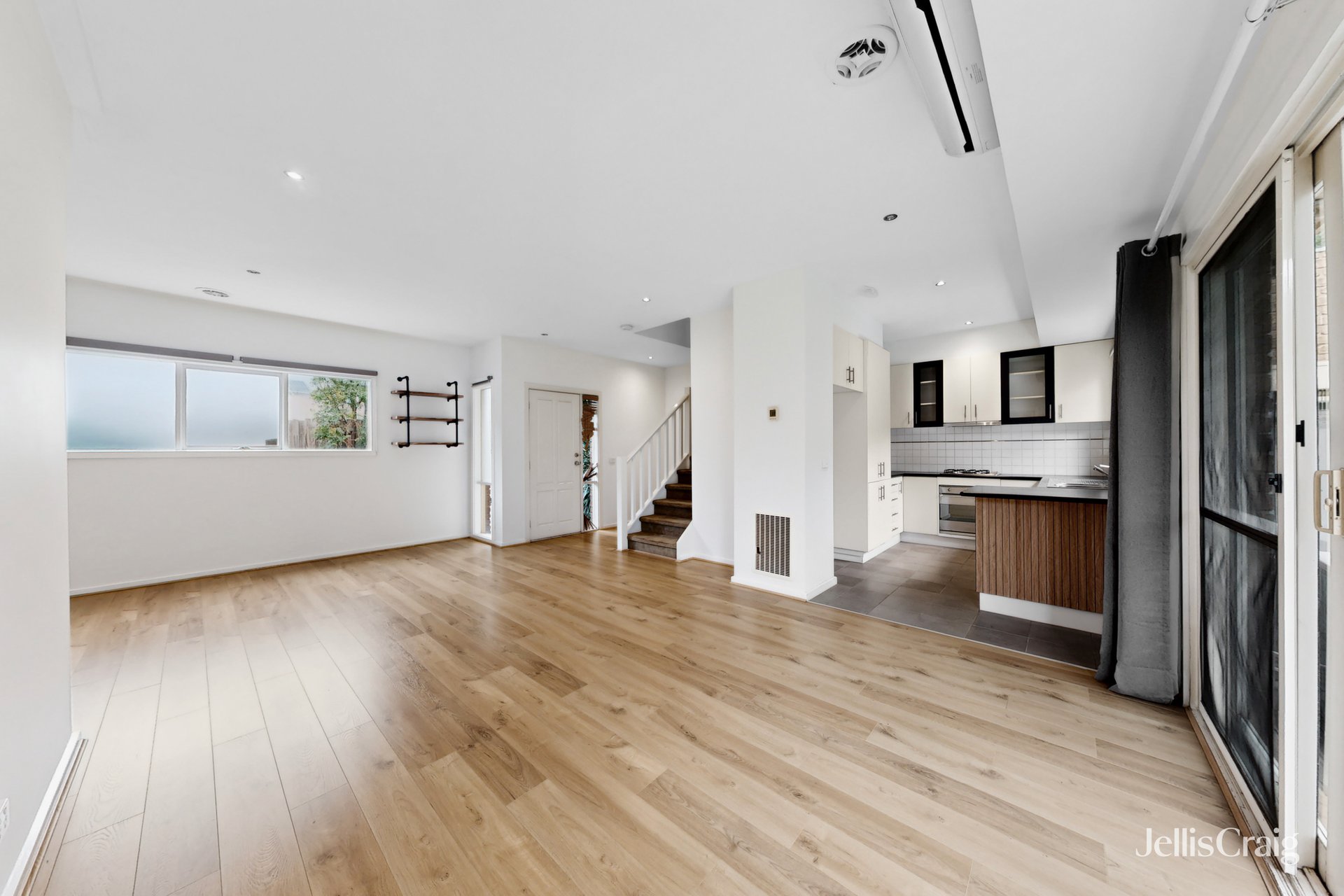 2/3 Havelock Street, Maidstone image 3