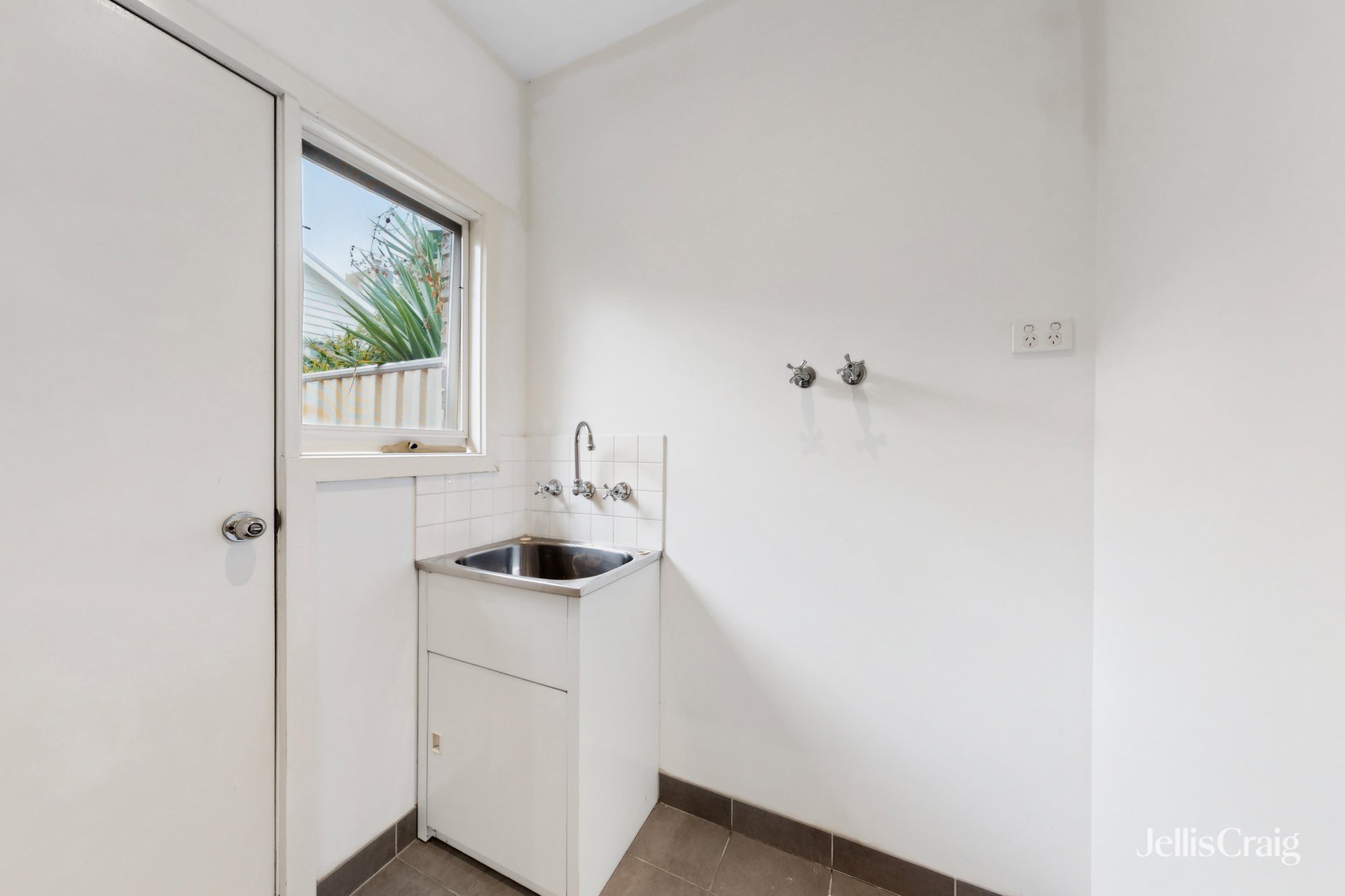 2/3 Havelock Street, Maidstone image 11