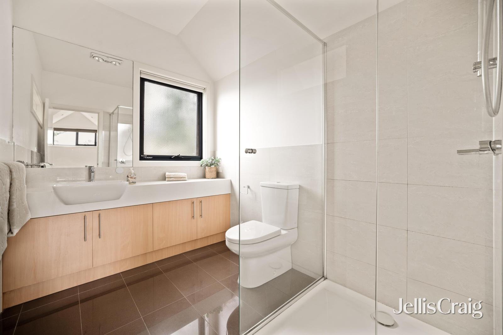 2/3 Hermitage Street, Cheltenham image 8