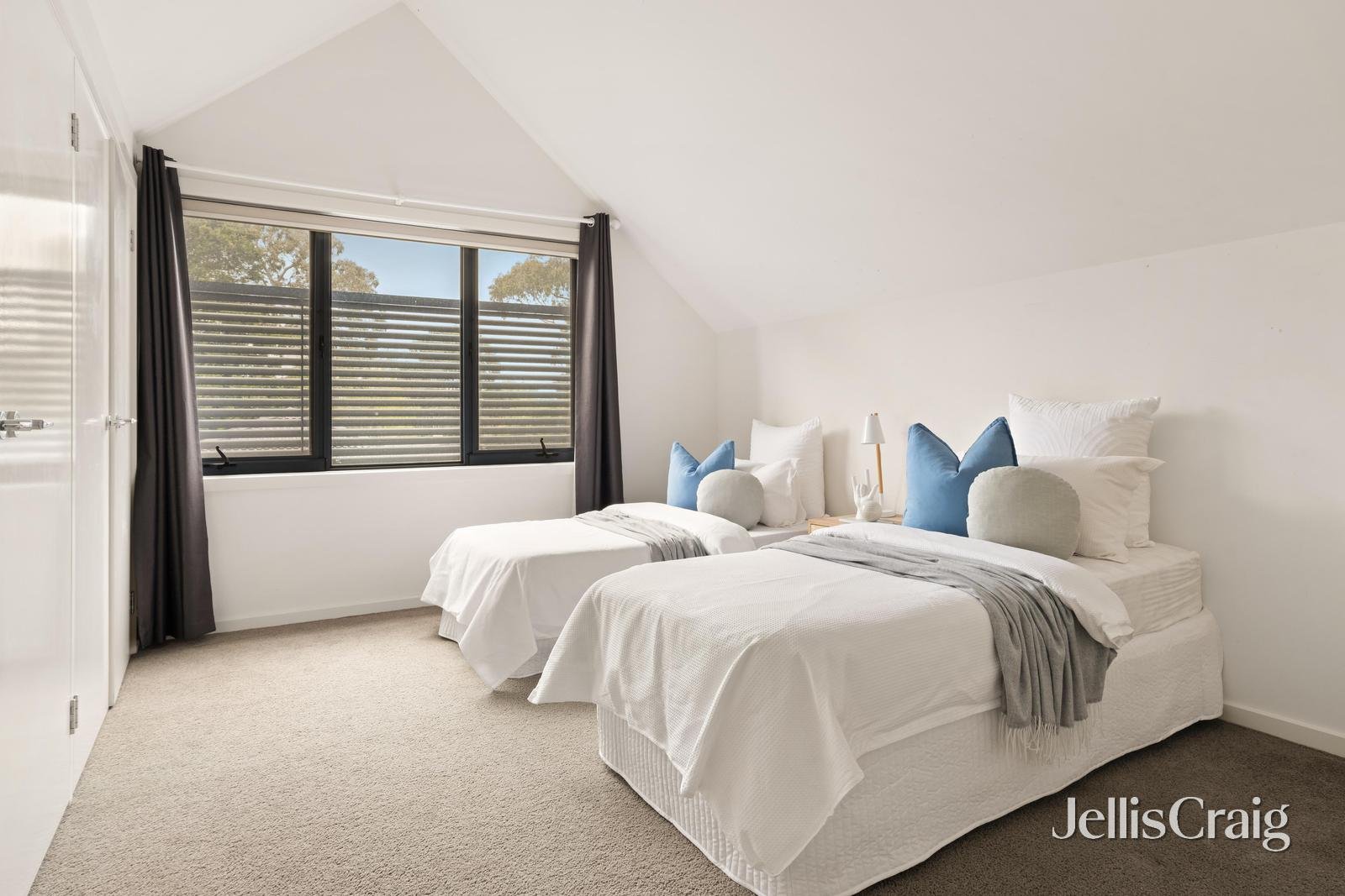 2/3 Hermitage Street, Cheltenham image 9
