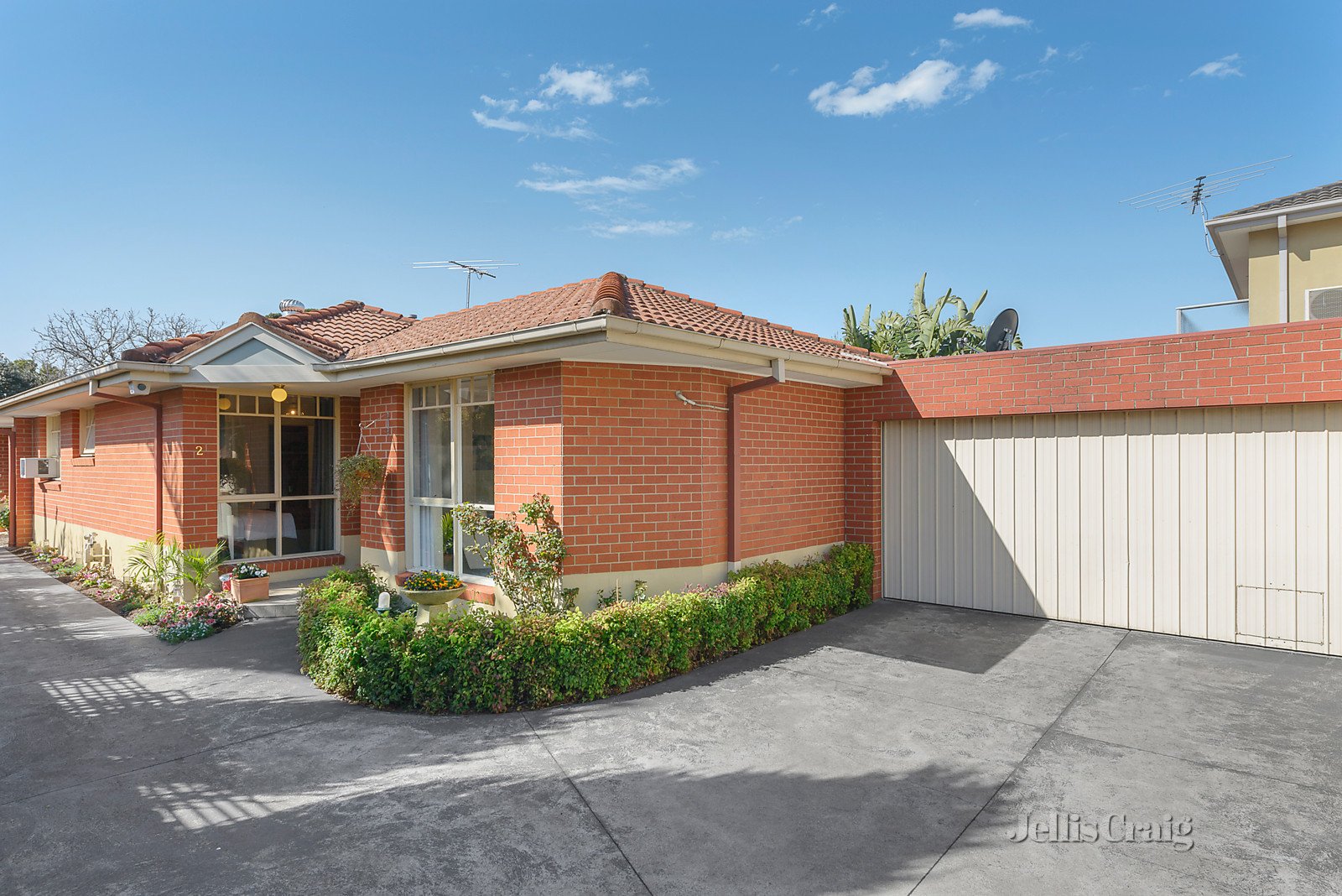 2/3 Holloway Street, Ormond image 1