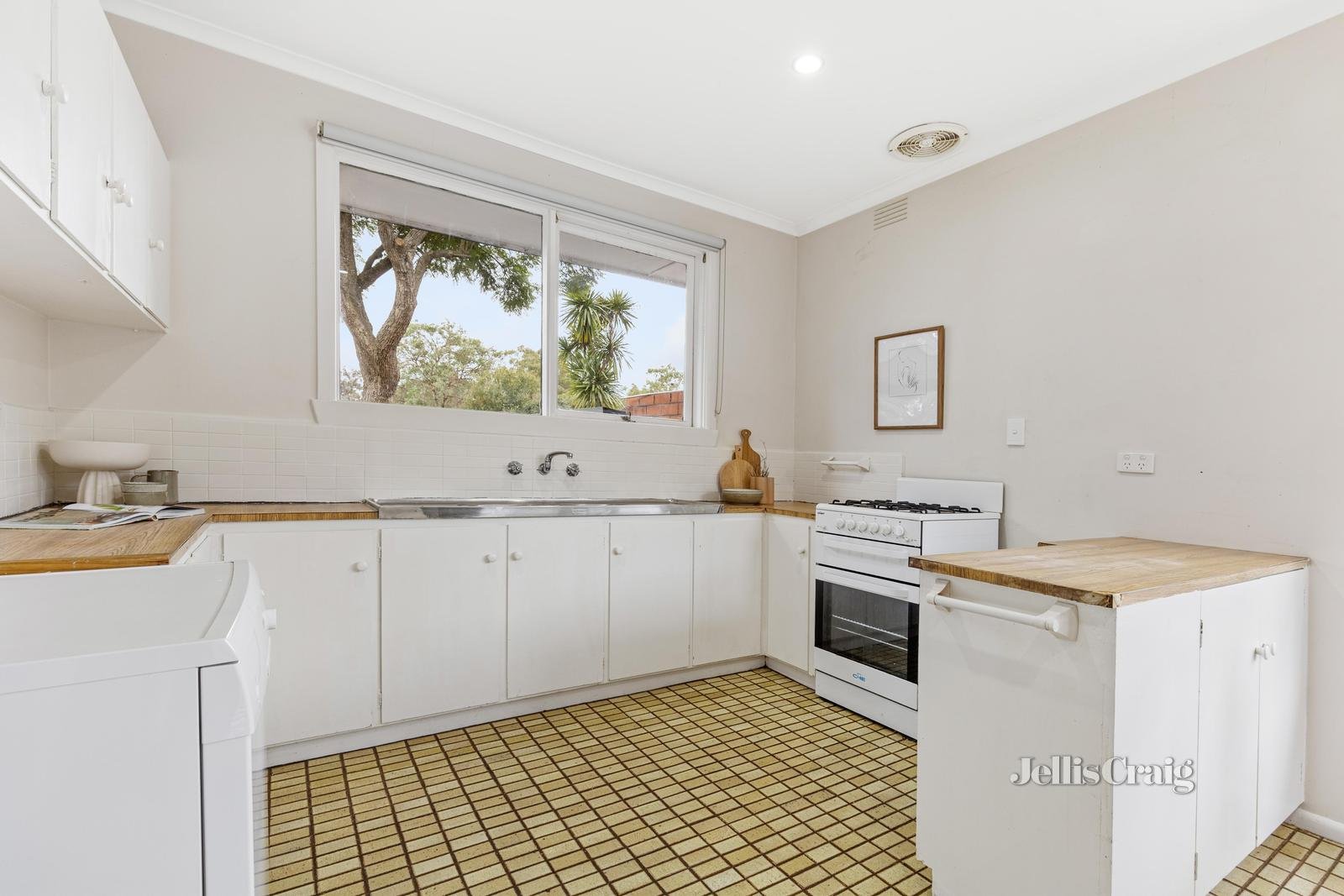 23 Husband Road, Forest Hill image 4