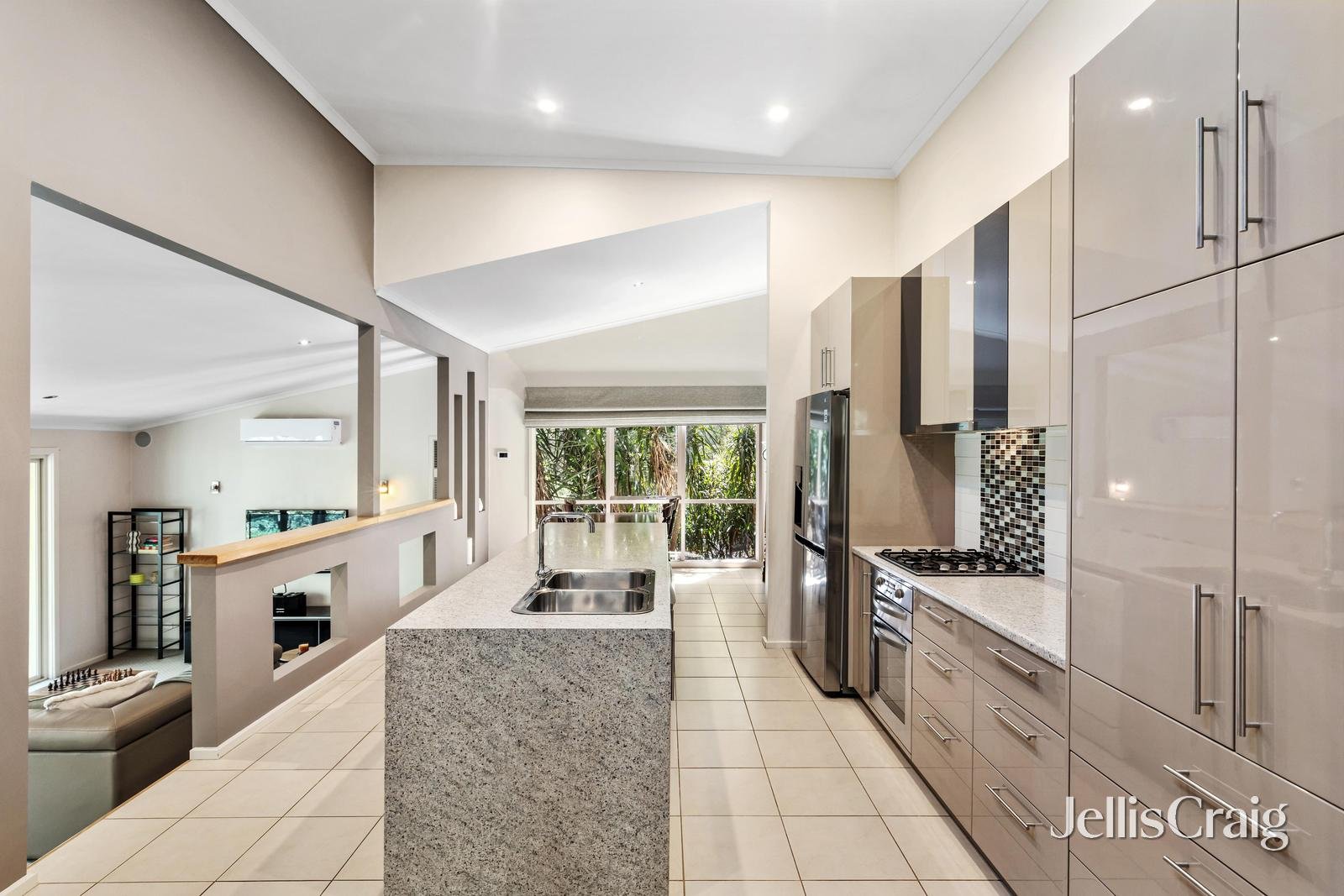 23 Hutchinson Avenue, Warrandyte image 5