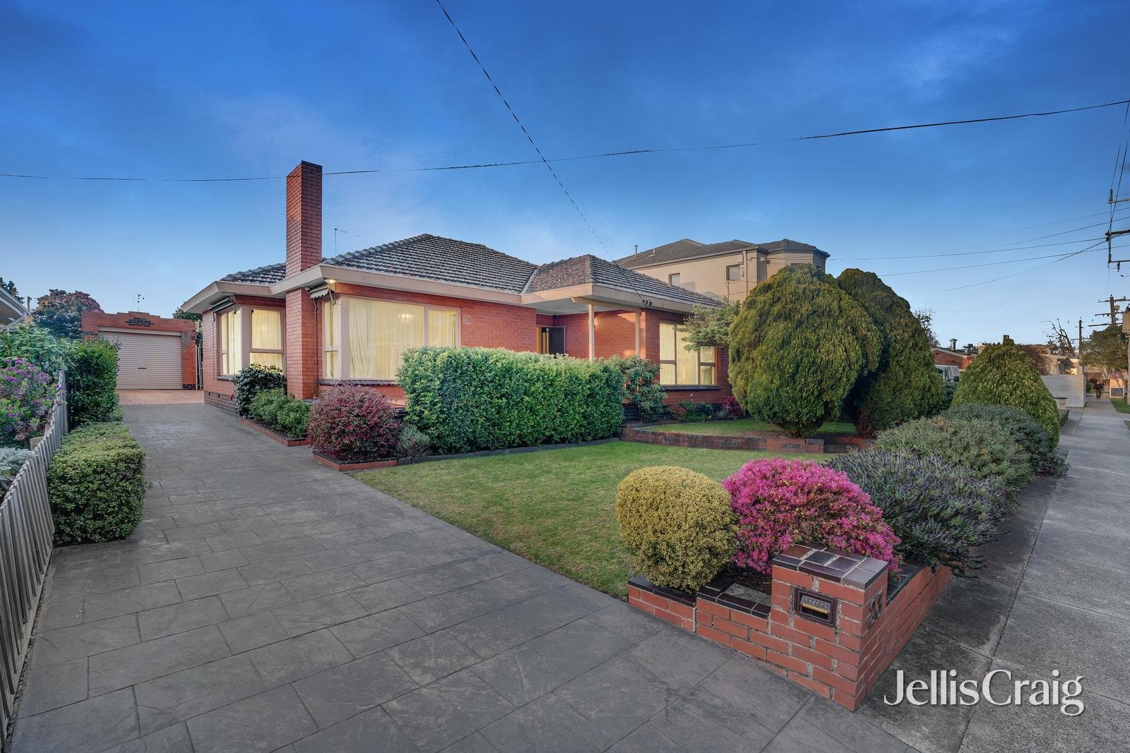 23 Jacqueline Road, Mount Waverley image 1