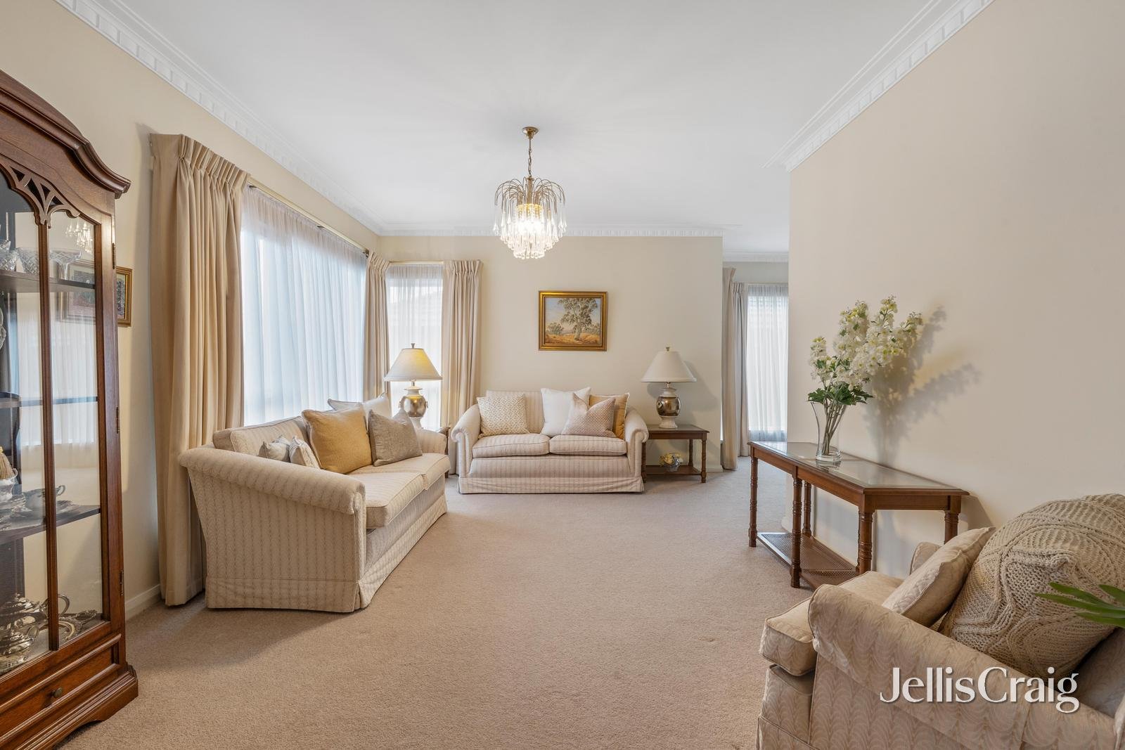 23 Jacqueline Road, Mount Waverley image 2